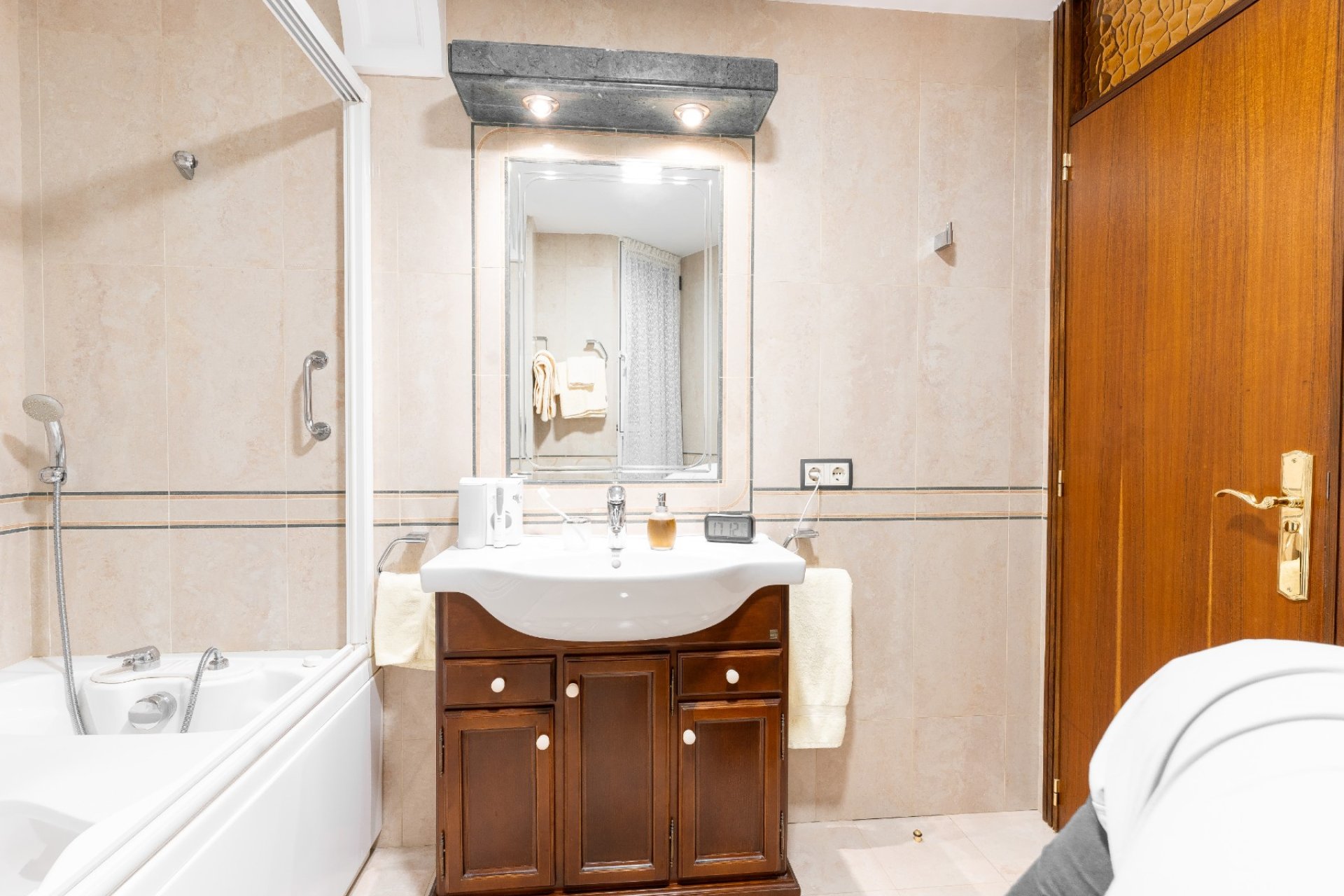 Resale - apartment -
Alicante - - Centro  -
