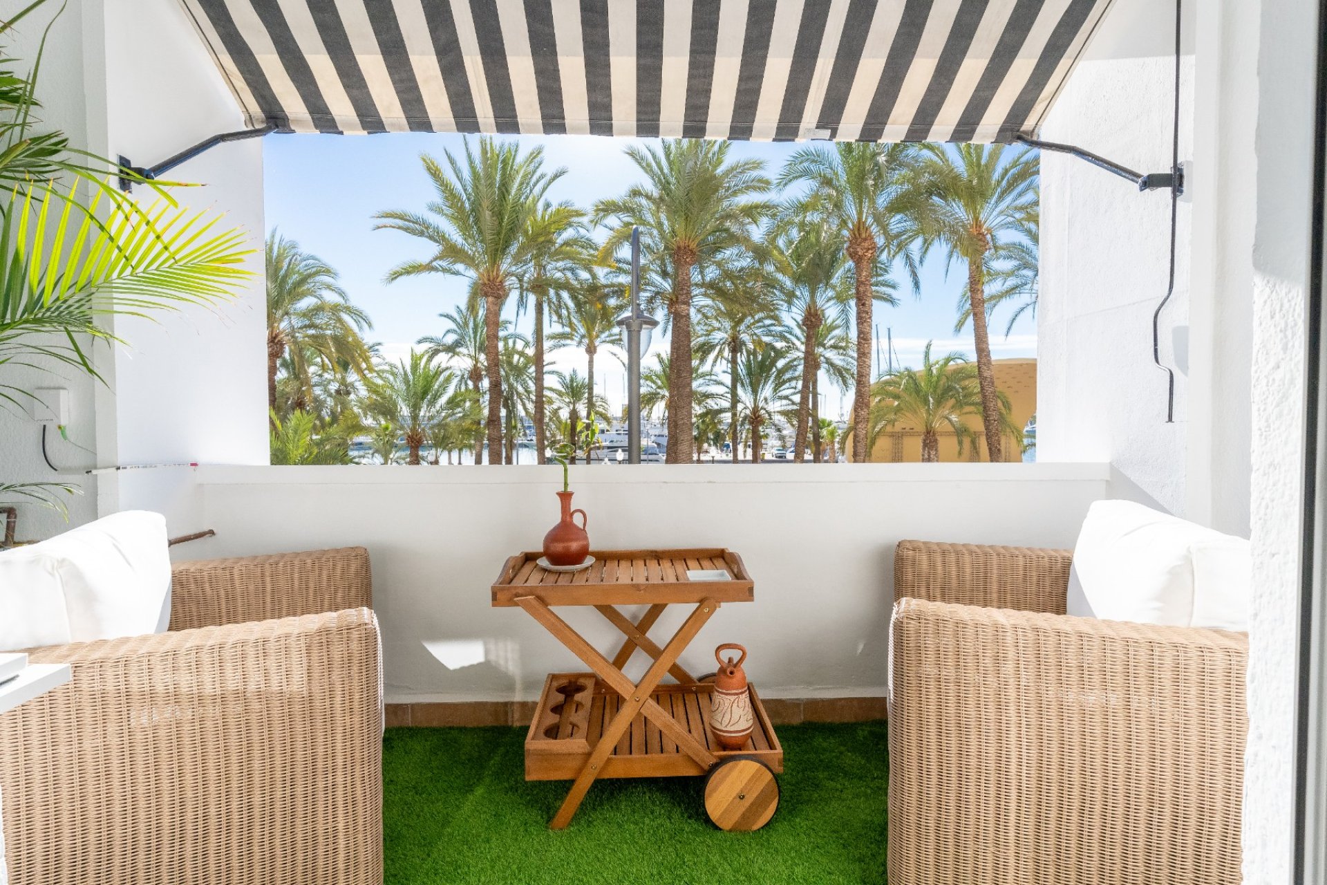 Resale - apartment -
Alicante - - Centro  -