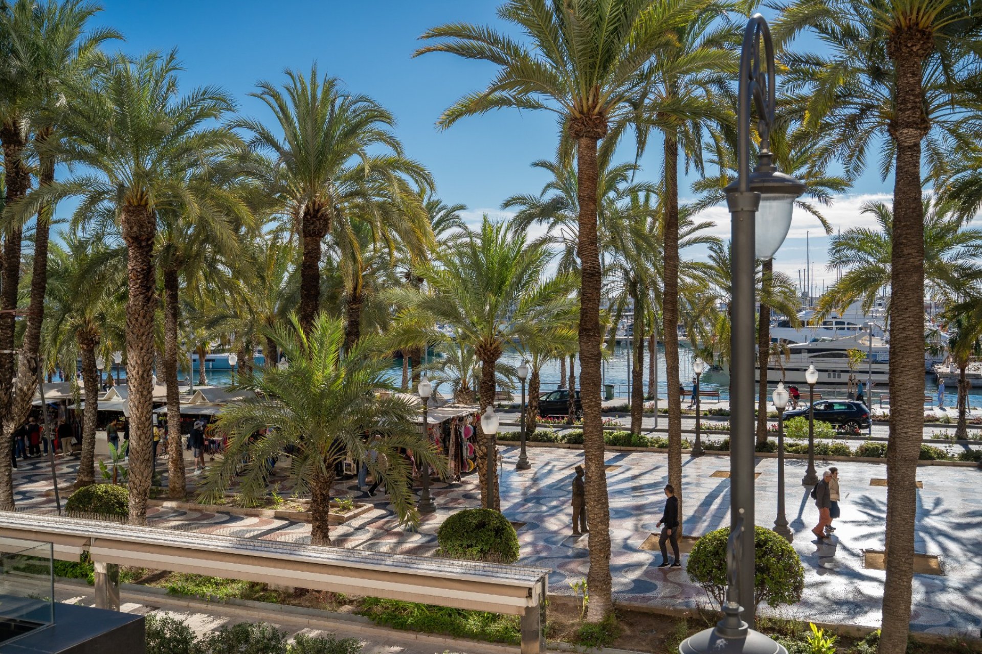 Resale - apartment -
Alicante - - Centro  -