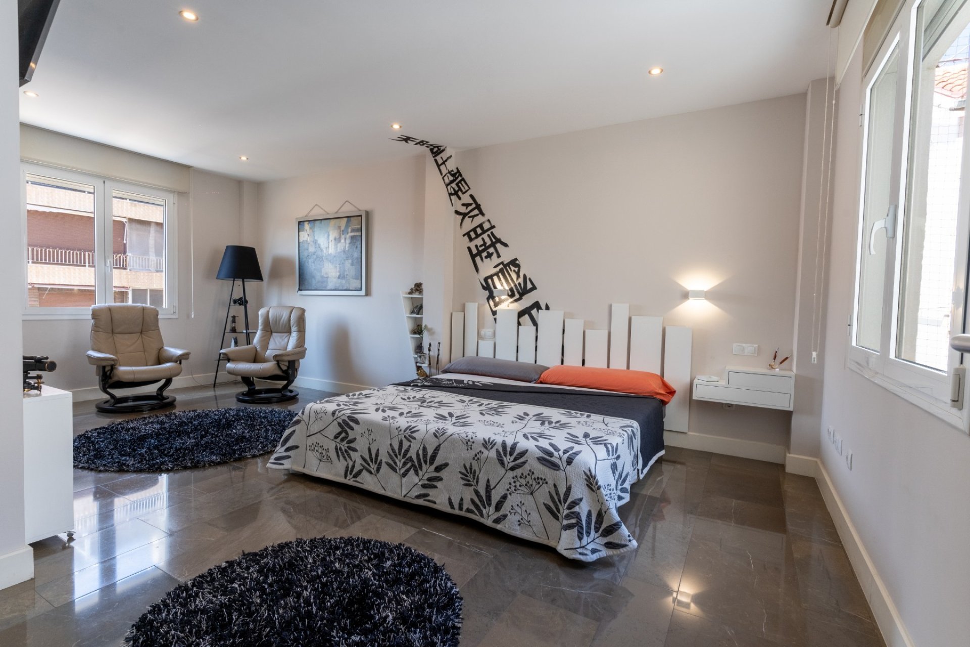 Resale - apartment -
Alicante - - Centro  -