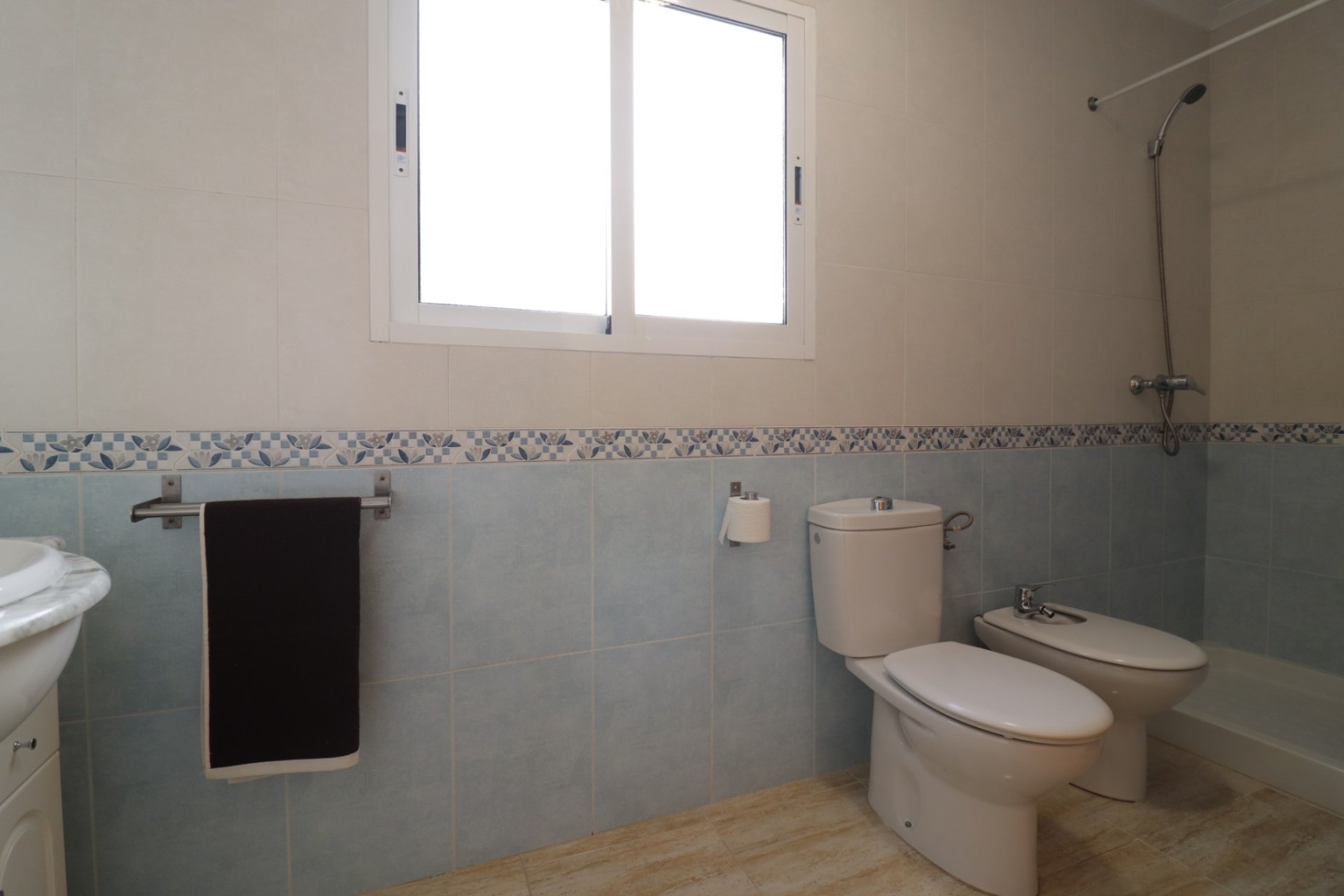 Resale - apartment -
Almoradí - Almoradi - Town