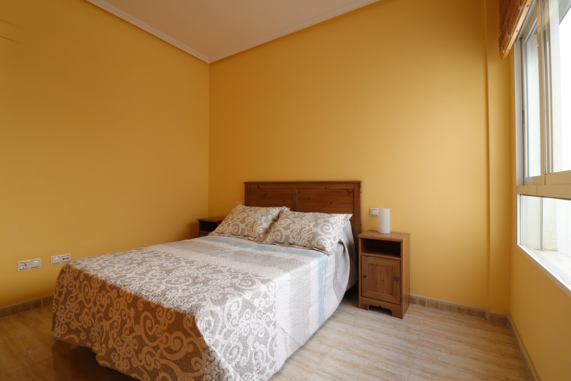 Resale - apartment -
Almoradí - Almoradi - Town