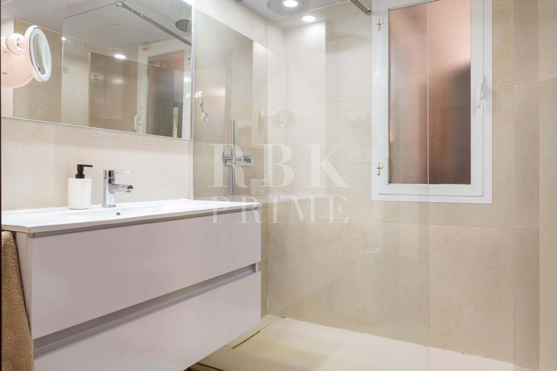 Resale - apartment -
Calvià - Bendinat