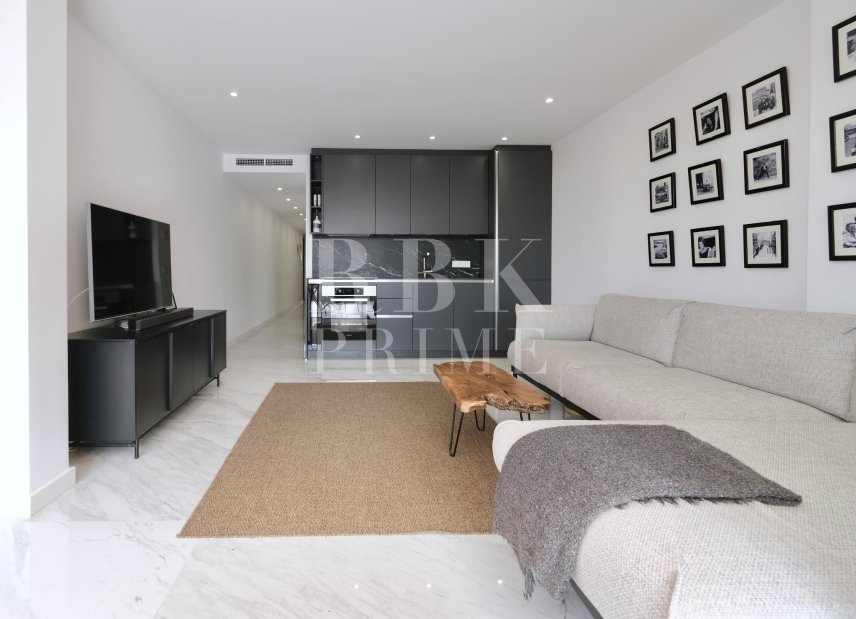 Resale - apartment -
Calvià - Portals Nous