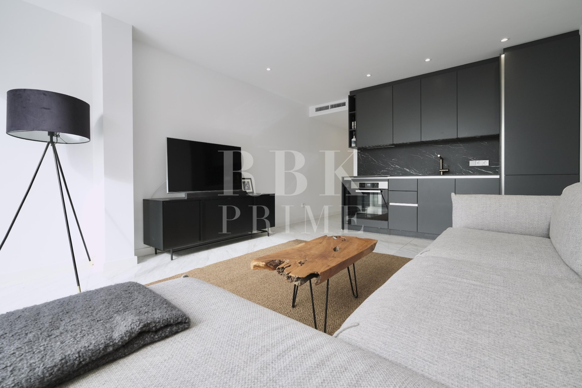 Resale - apartment -
Calvià - Portals Nous