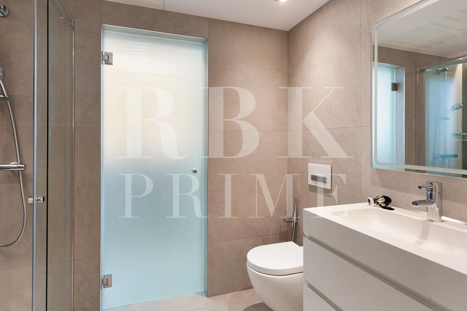 Resale - apartment -
Calvià - Puerto Portals
