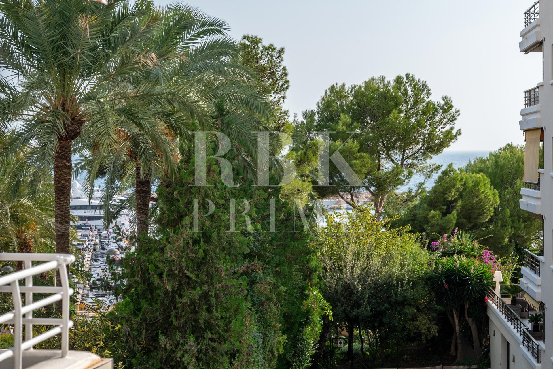Resale - apartment -
Calvià - Puerto Portals