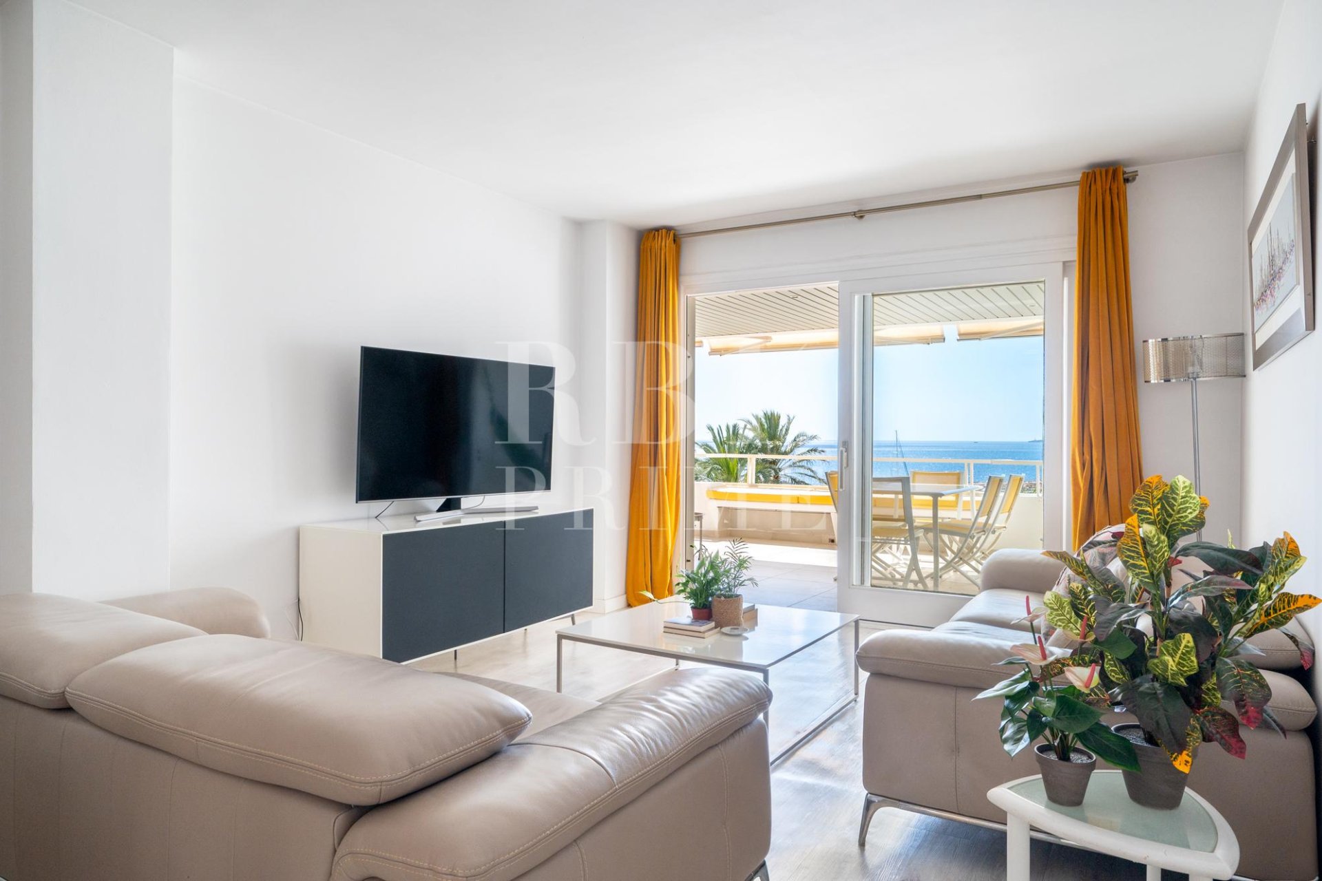 Resale - apartment -
Calvià