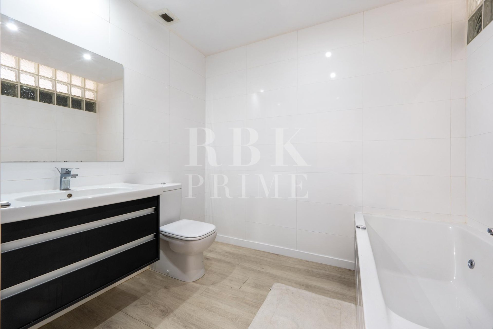 Resale - apartment -
Calvià