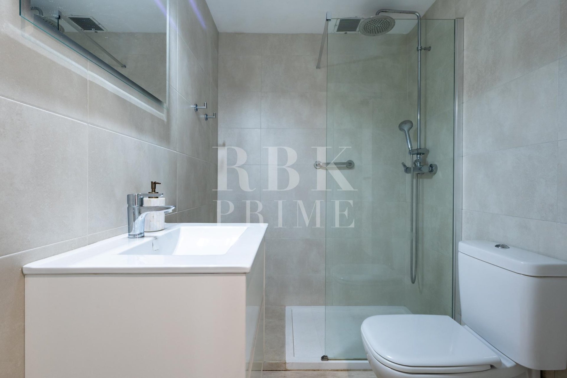 Resale - apartment -
Calvià