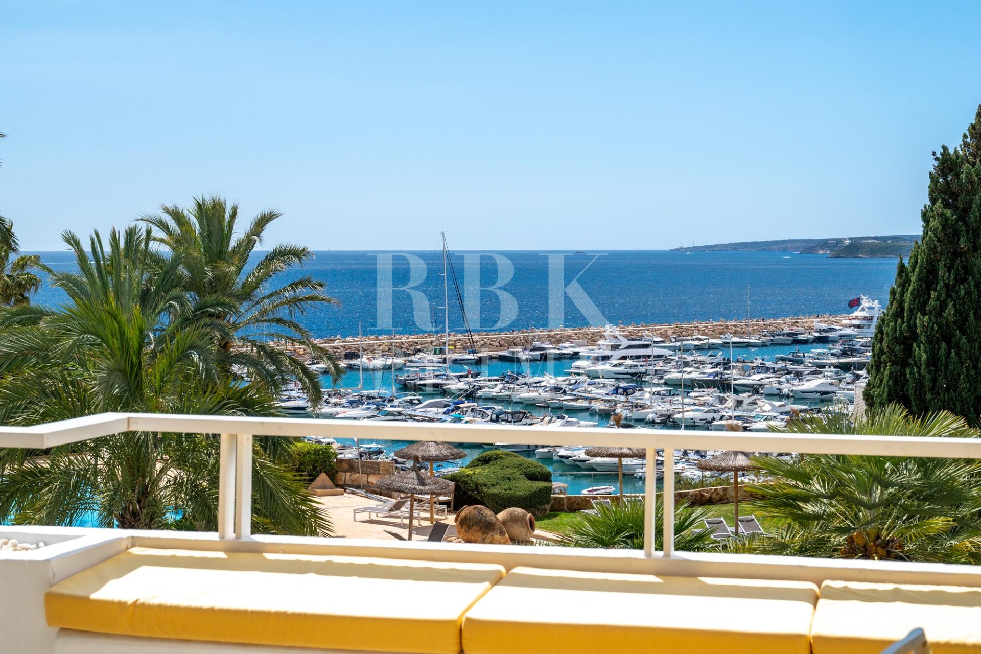 Resale - apartment -
Calvià