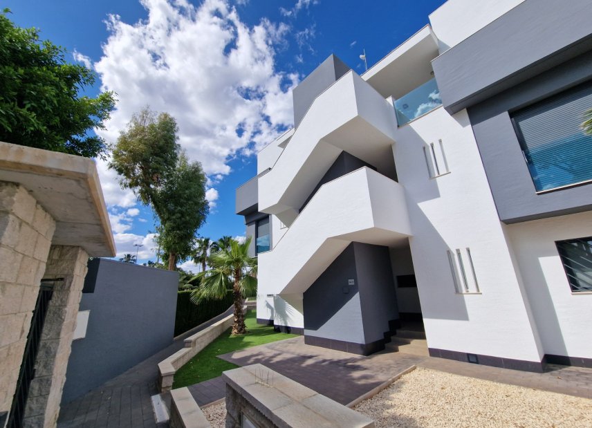 Resale - apartment -
Guardamar del Segura - El Raso