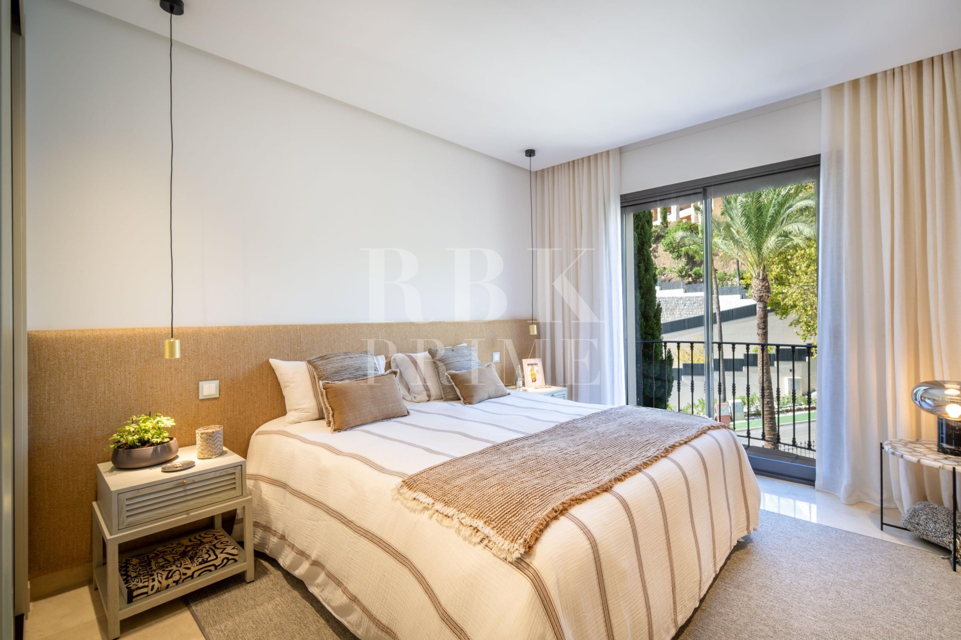 Resale - apartment -
Malaga - Benahavís
