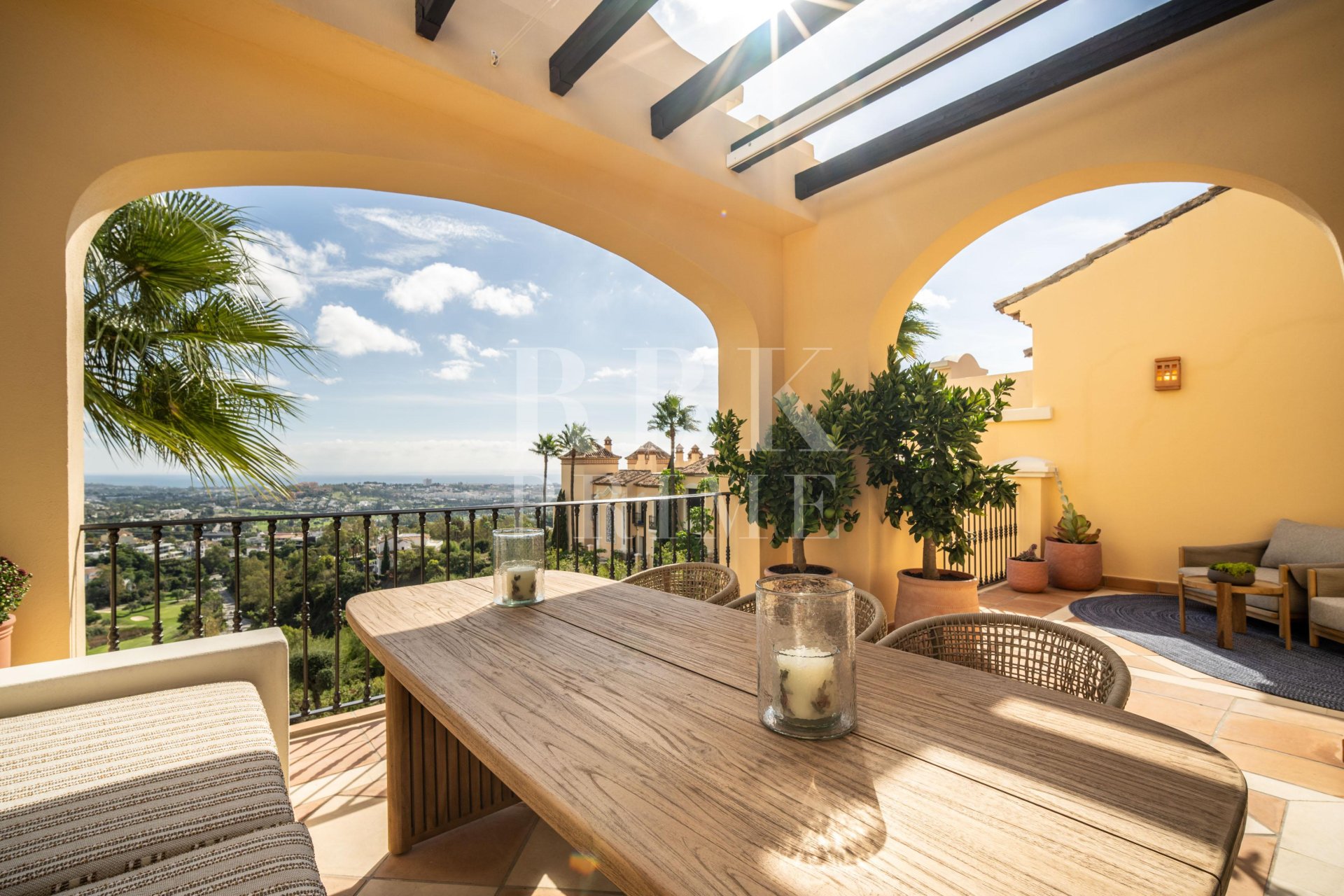 Resale - apartment -
Malaga - Benahavís