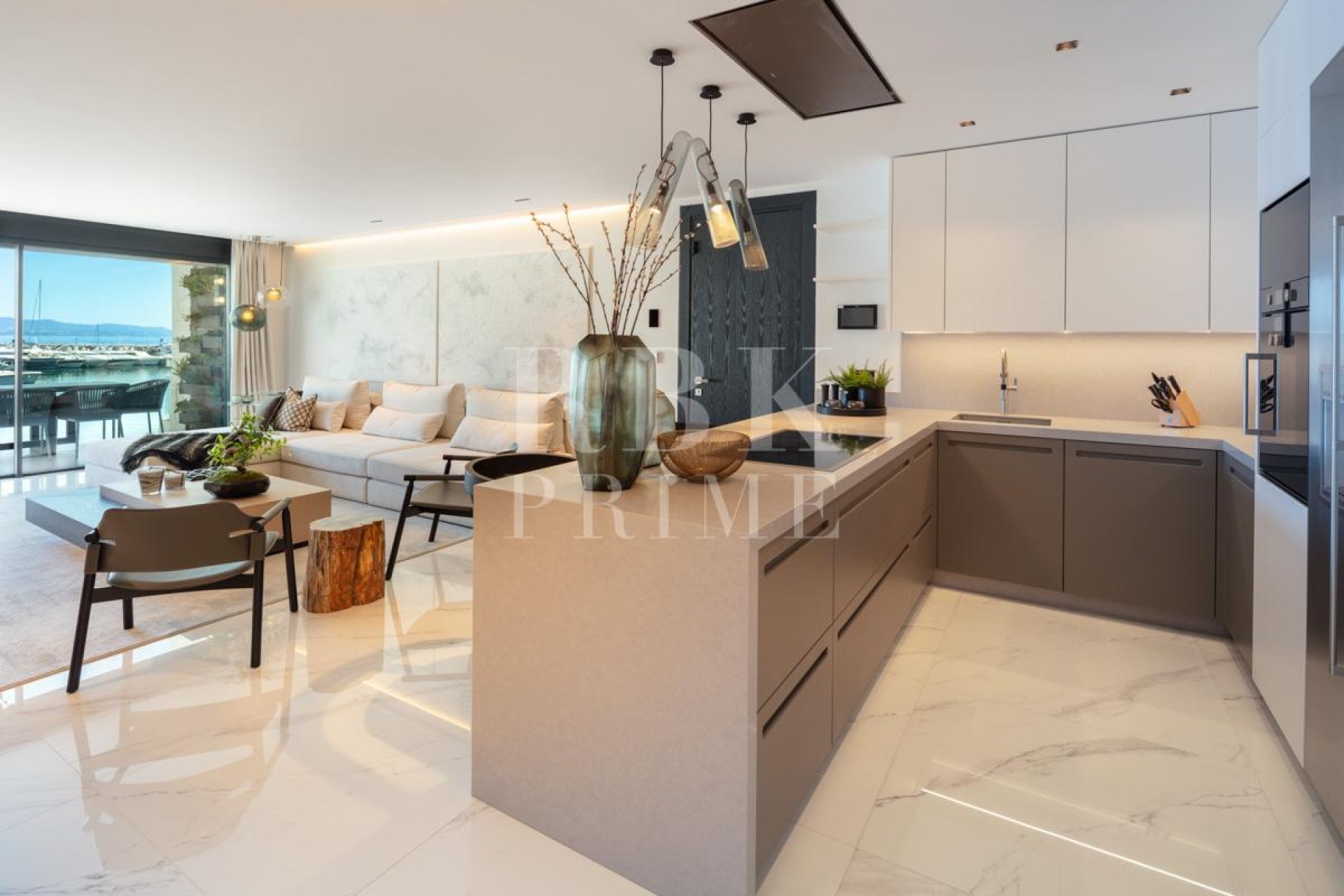 Resale - apartment -
Malaga - Nueva Andalucía