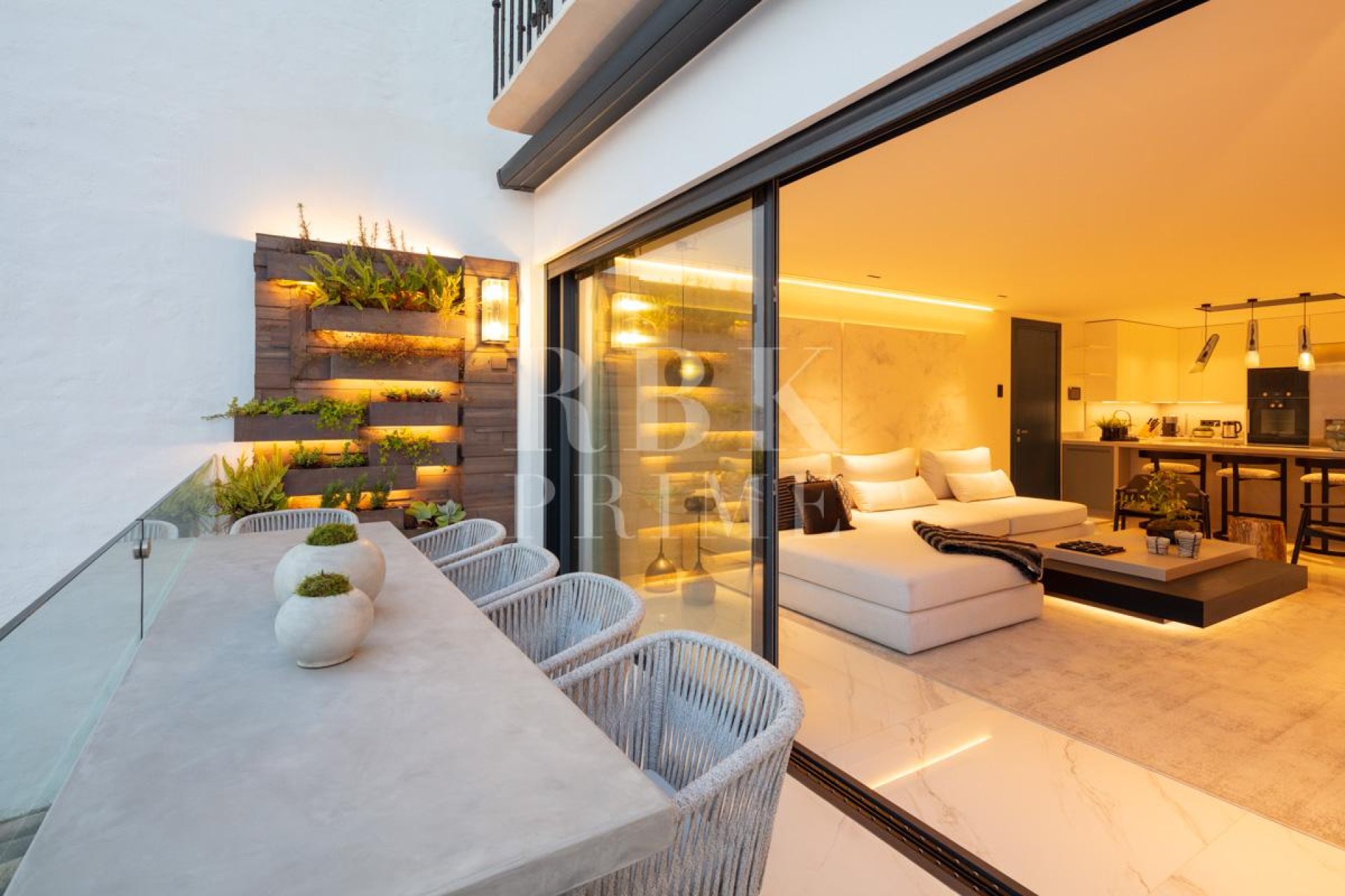 Resale - apartment -
Malaga - Nueva Andalucía