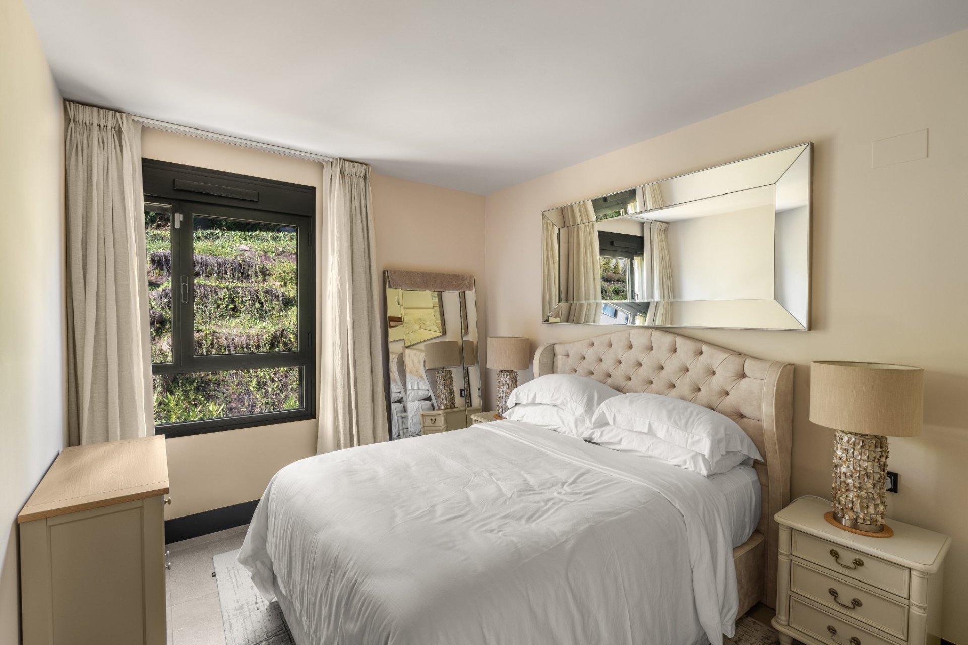 Resale - apartment -
Marbella - Nueva Andalucía