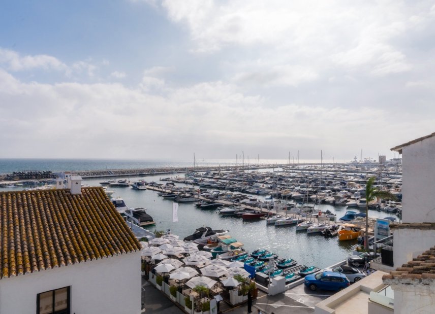 Resale - apartment -
Marbella - Puerto Banús