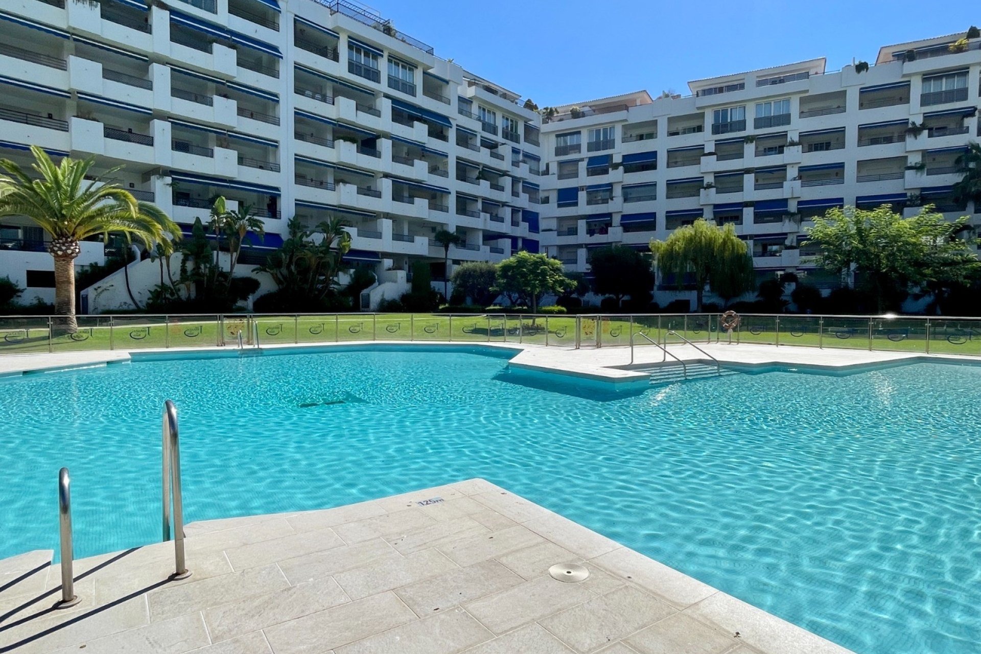 Resale - apartment -
Marbella - Puerto Banús