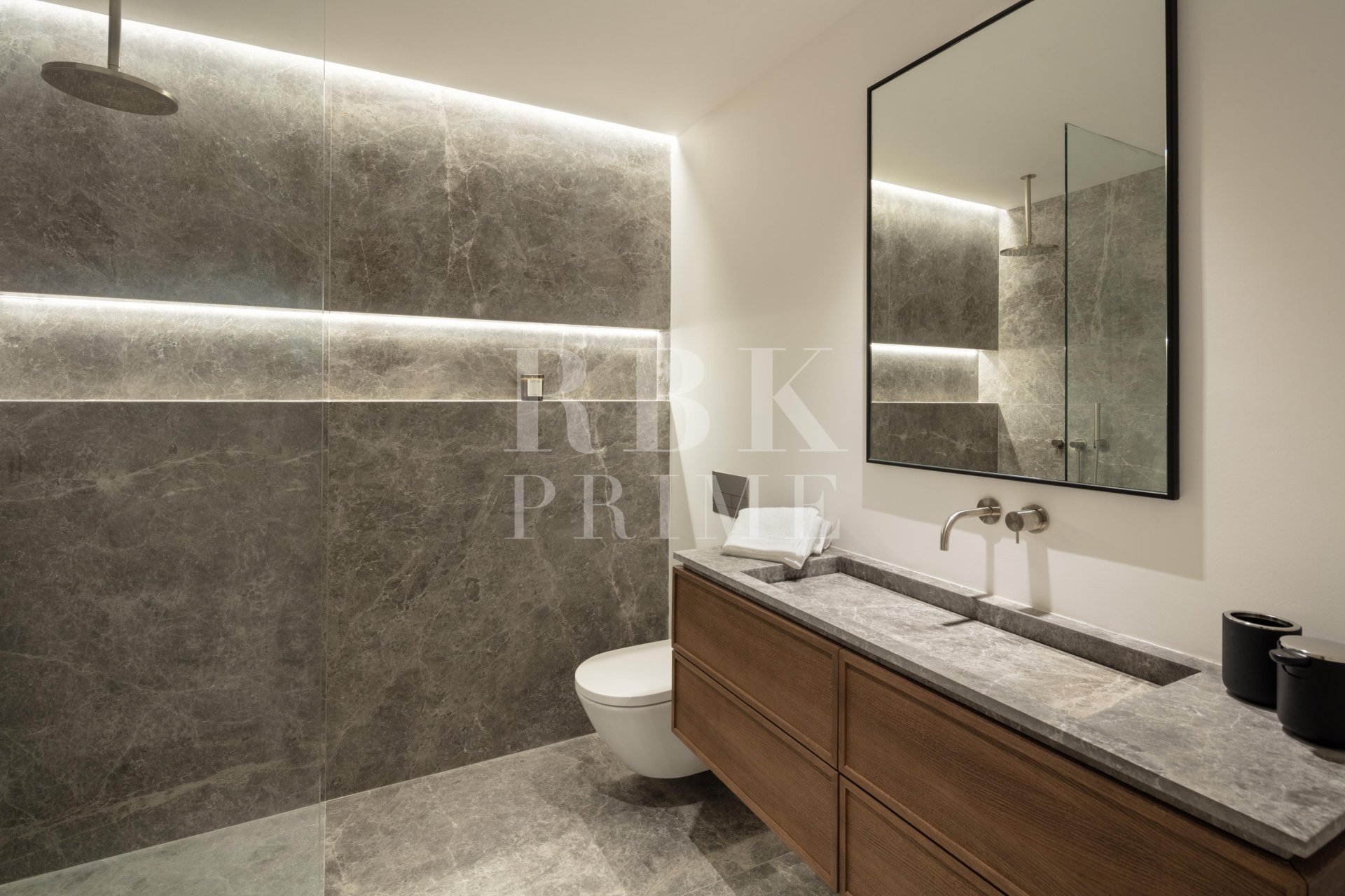 Resale - apartment -
Marbella
