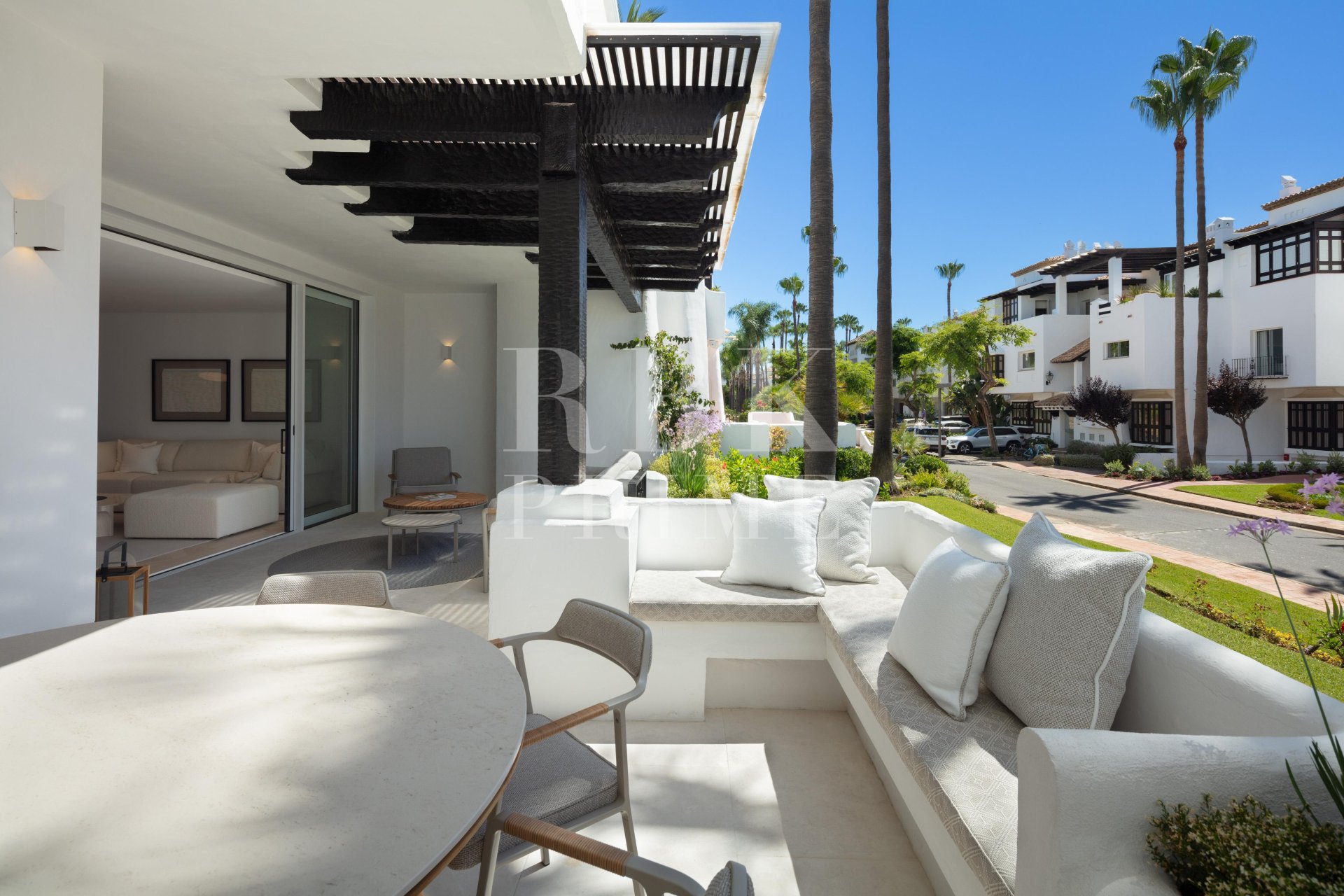 Resale - apartment -
Marbella
