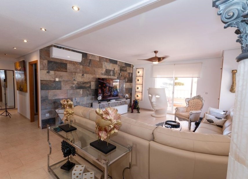 Resale - apartment -
Orihuela Costa - Los Dolses