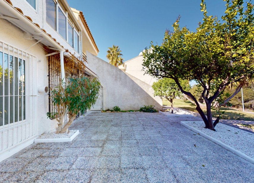 Resale - apartment -
Orihuela Costa - Villamartín