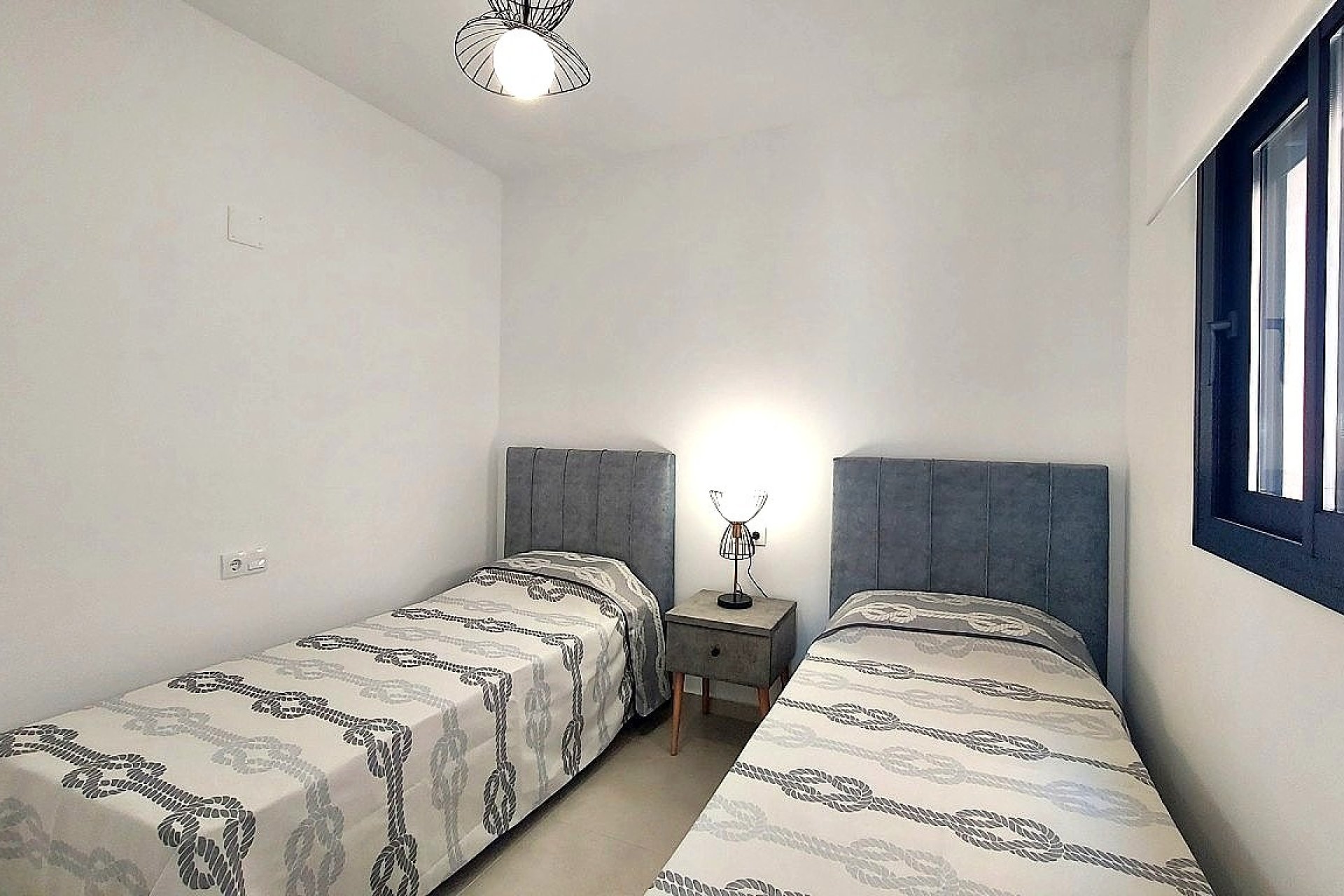 Resale - apartment -
Orihuela Costa - Villamartín
