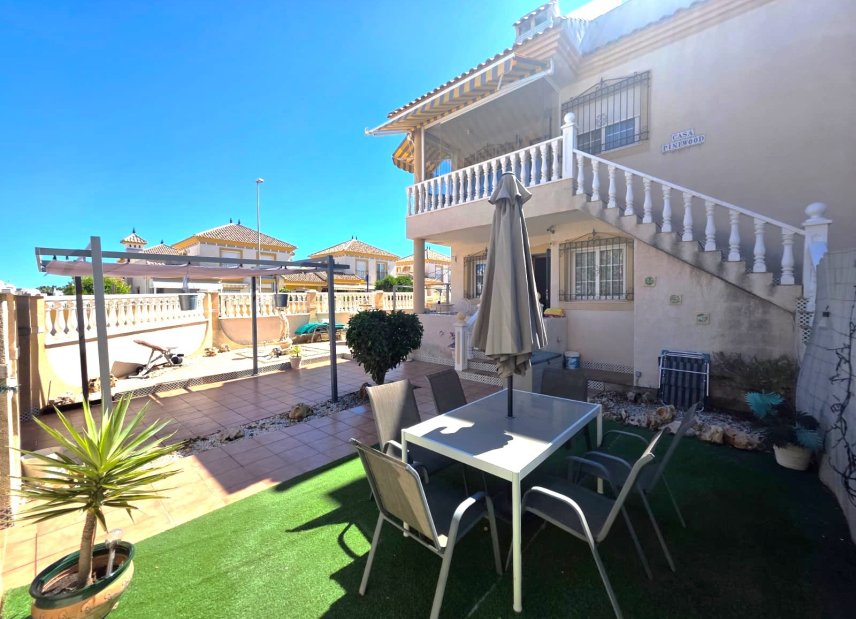 Resale - apartment -
Orihuela Costa - Villamartín