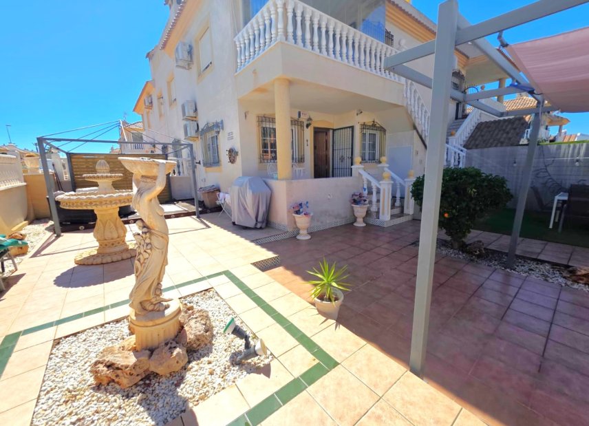 Resale - apartment -
Orihuela Costa - Villamartín