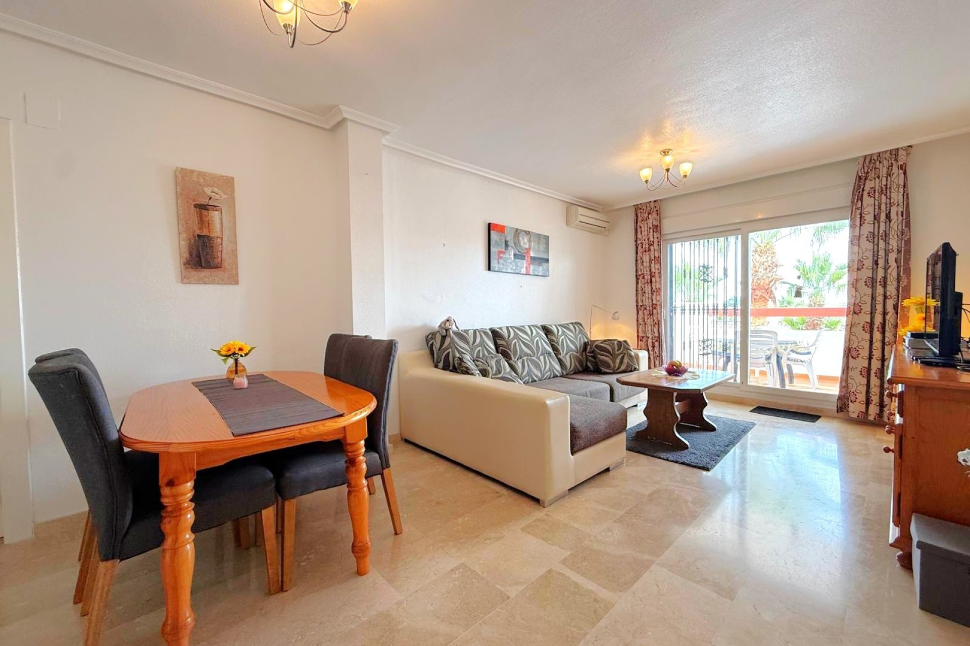 Resale - apartment -
Orihuela Costa - Villamartín