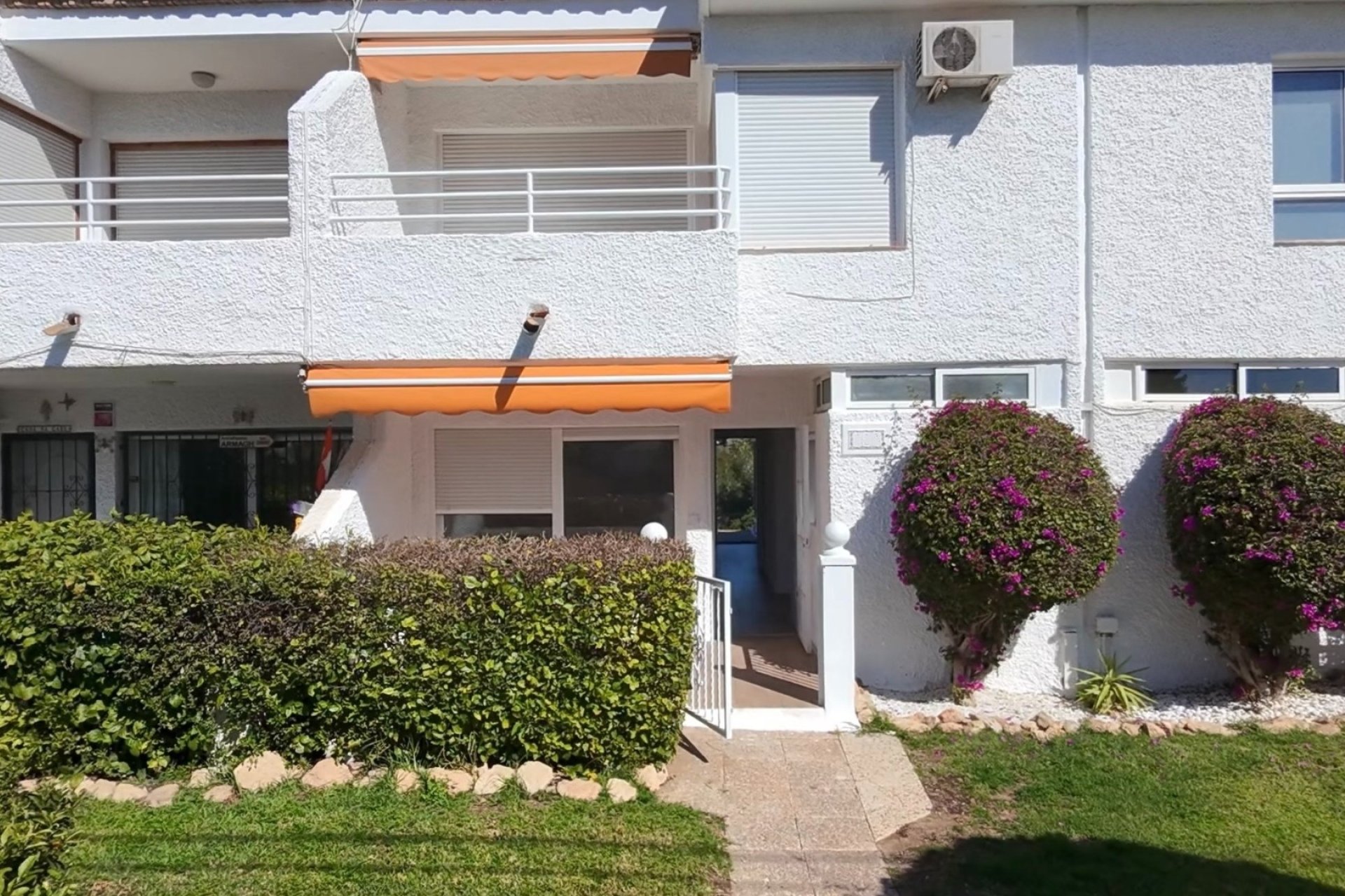 Resale - apartment -
Orihuela Costa - Villamartín