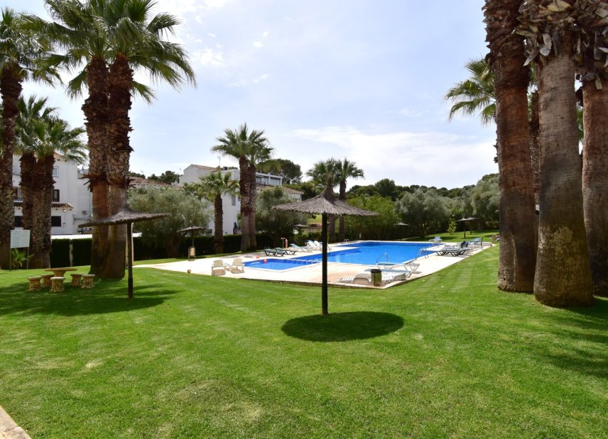 Resale - apartment -
Orihuela Costa - Villamartín