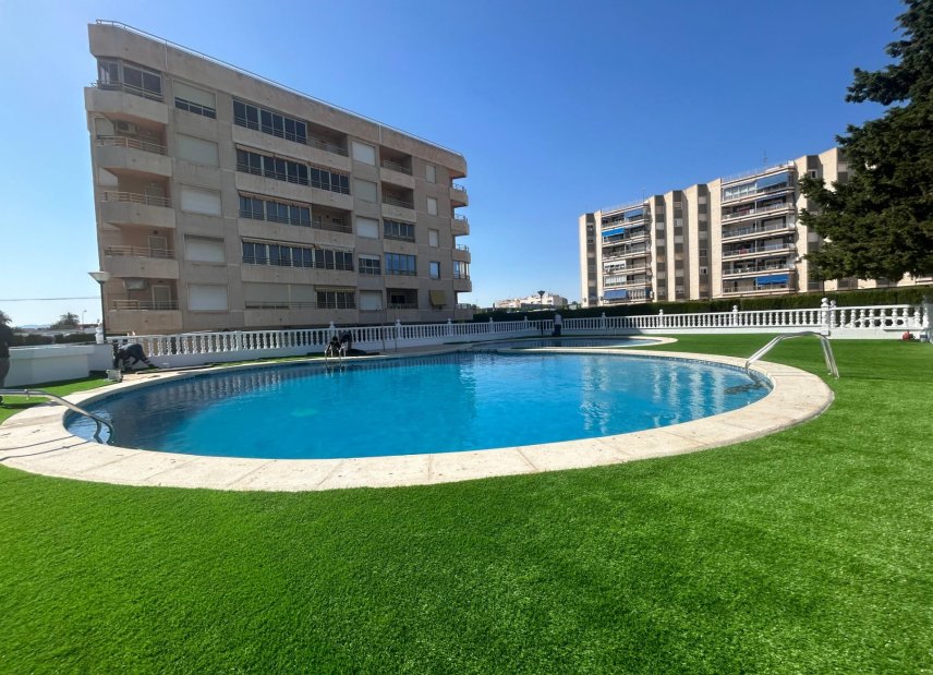Resale - apartment -
Santa Pola - Puerto