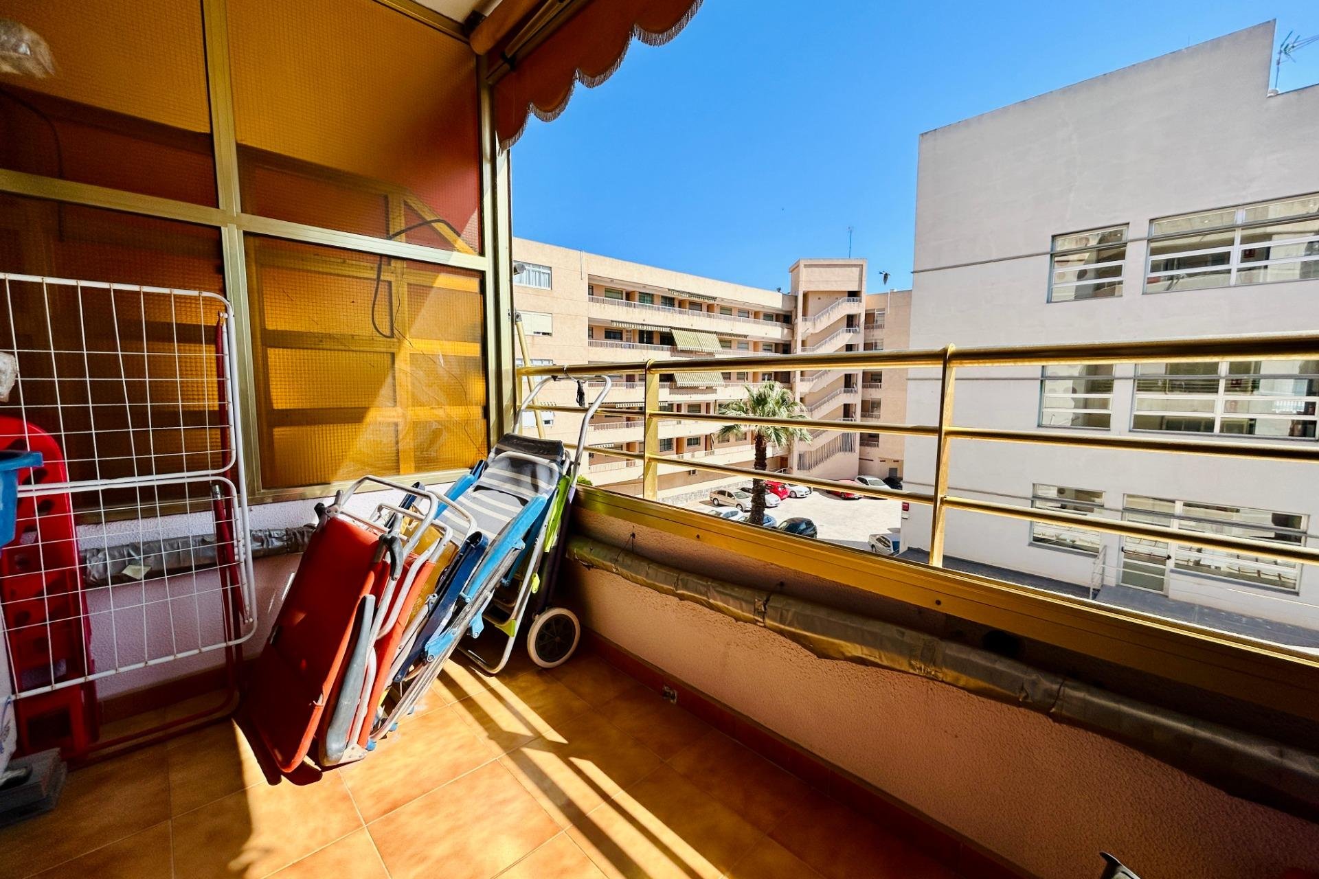 Resale - apartment -
Santa Pola - Puerto
