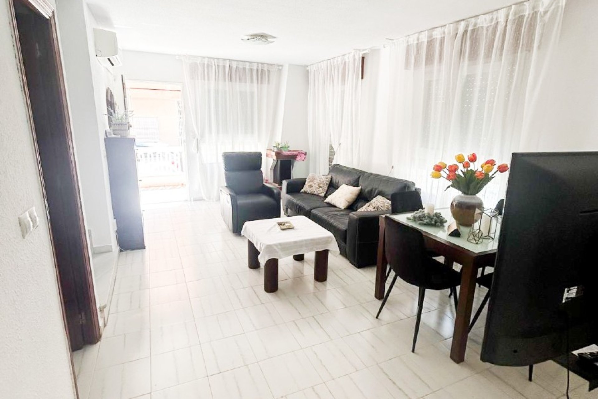 Resale - apartment -
Torrevieja - Center