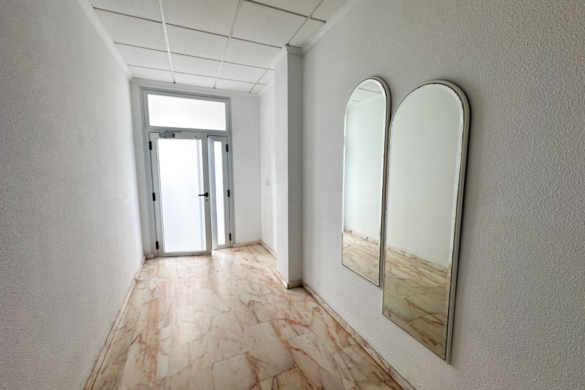 Resale - apartment -
Torrevieja - Center