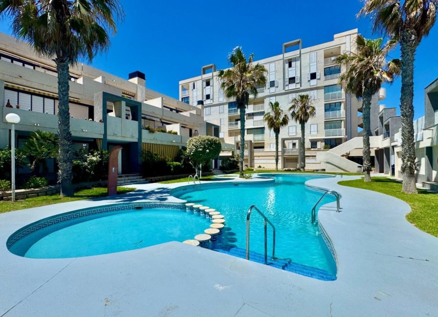 Resale - apartment -
Torrevieja - La Mata
