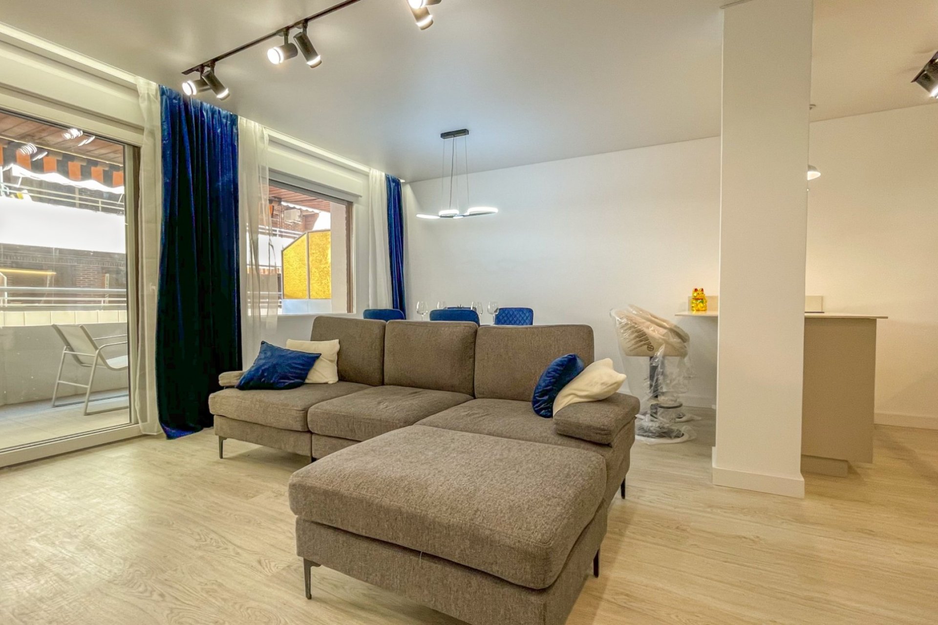 Resale - apartment -
Torrevieja - Playa Los Naufragos