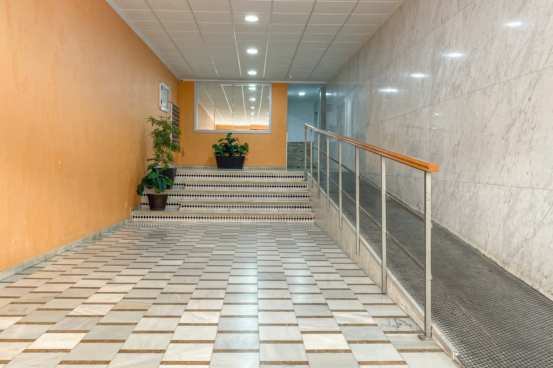 Resale - apartment -
Torrevieja - Playa Los Naufragos