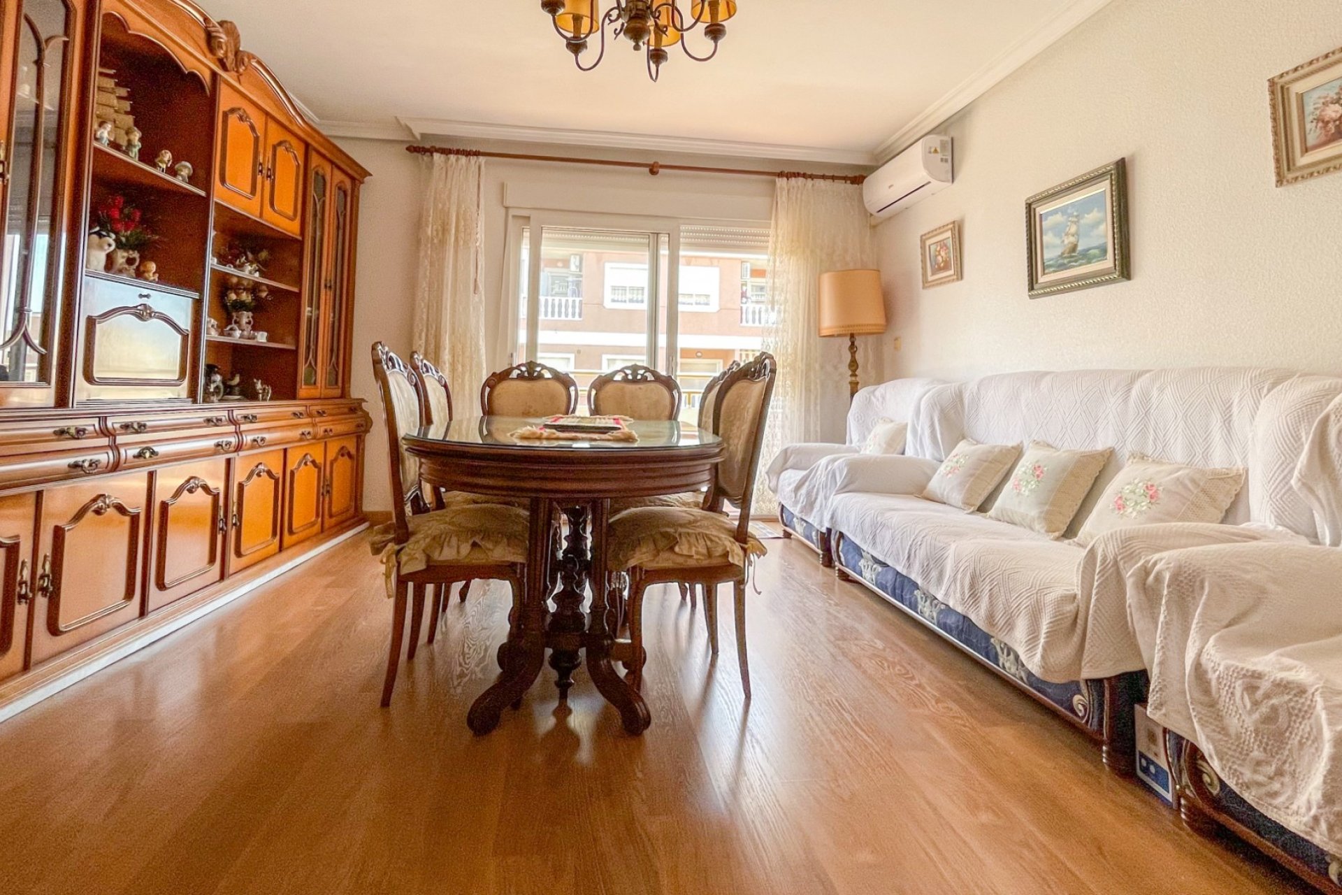 Resale - apartment -
Torrevieja - Playa Los Naufragos