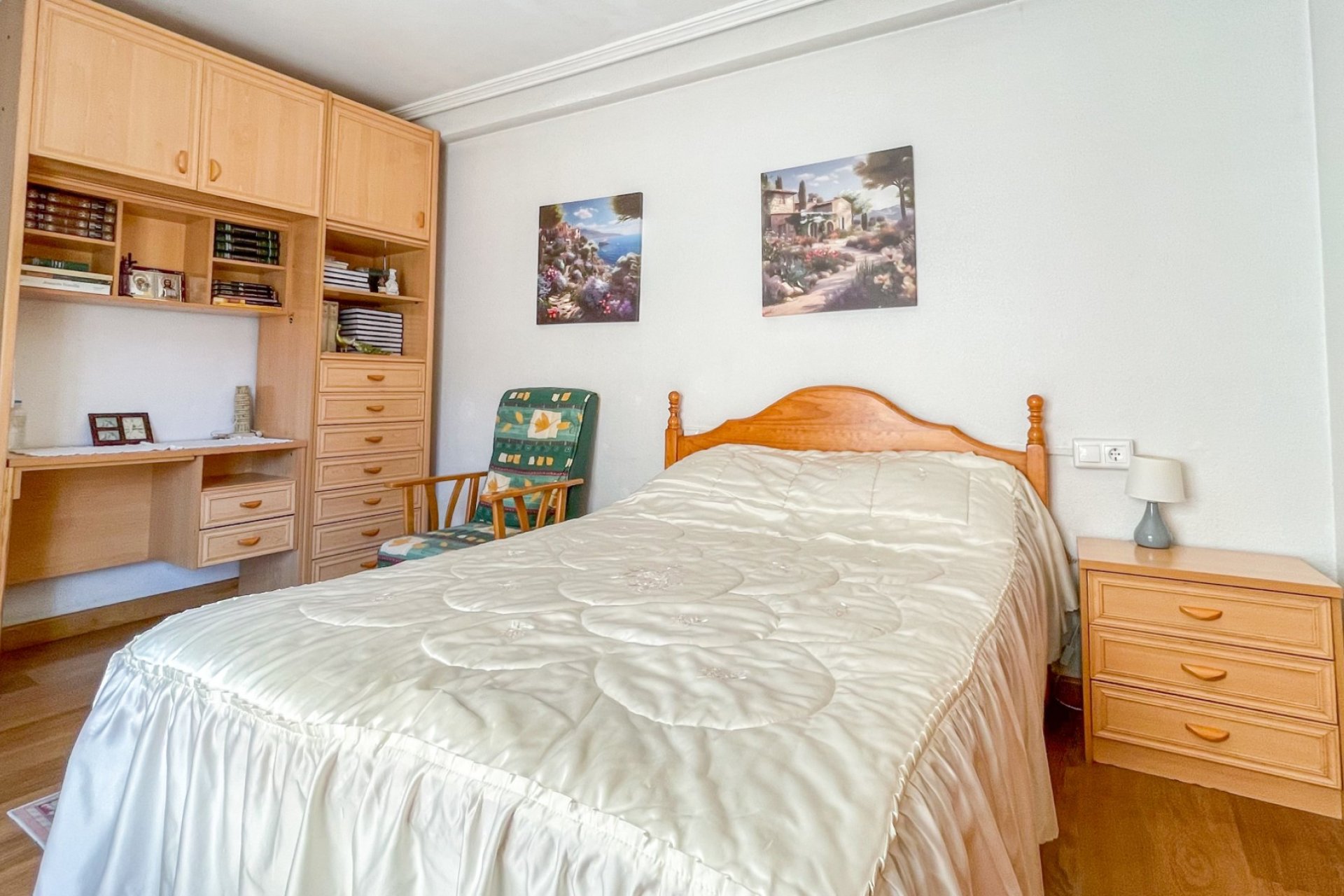 Resale - apartment -
Torrevieja - Playa Los Naufragos