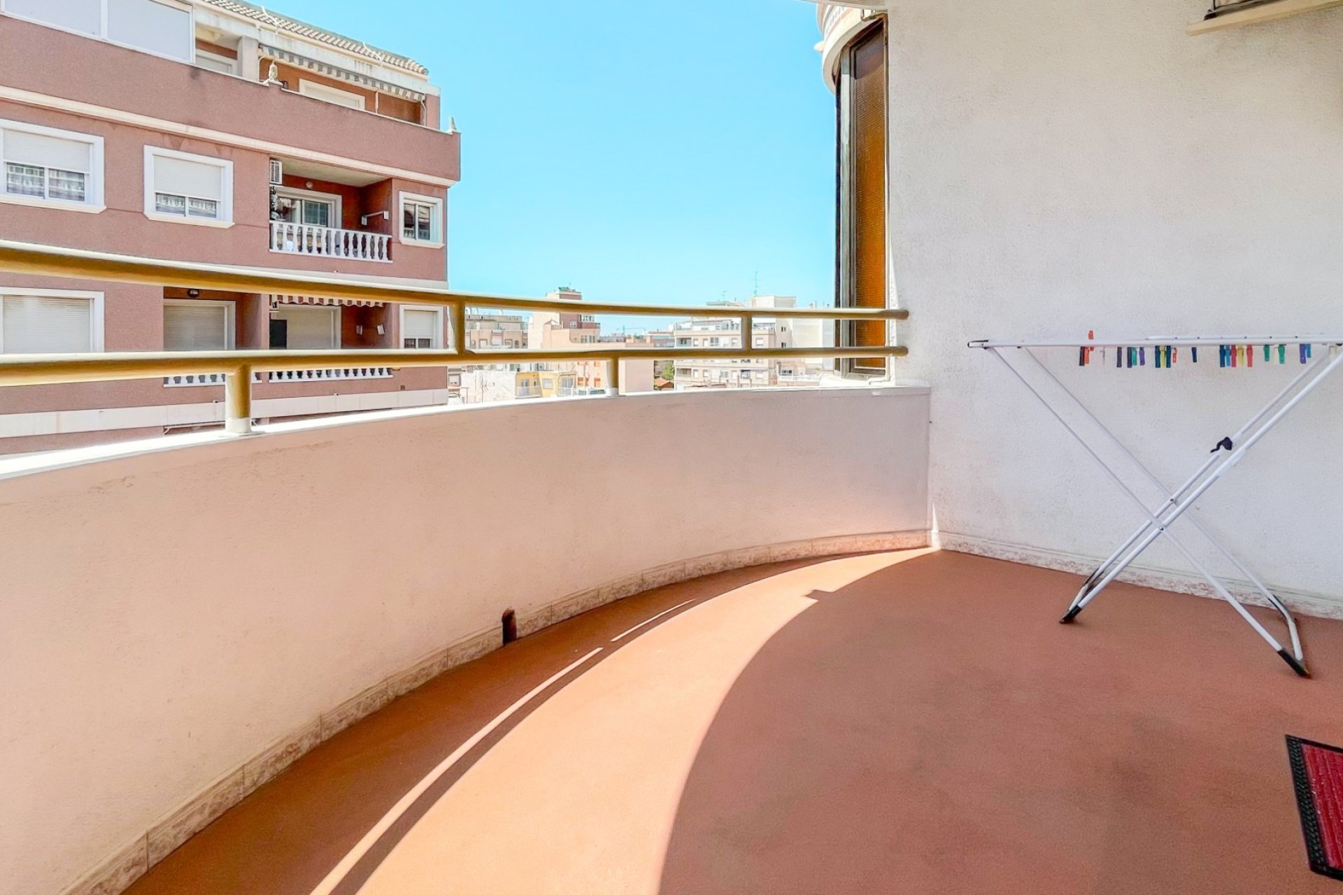 Resale - apartment -
Torrevieja - Playa Los Naufragos