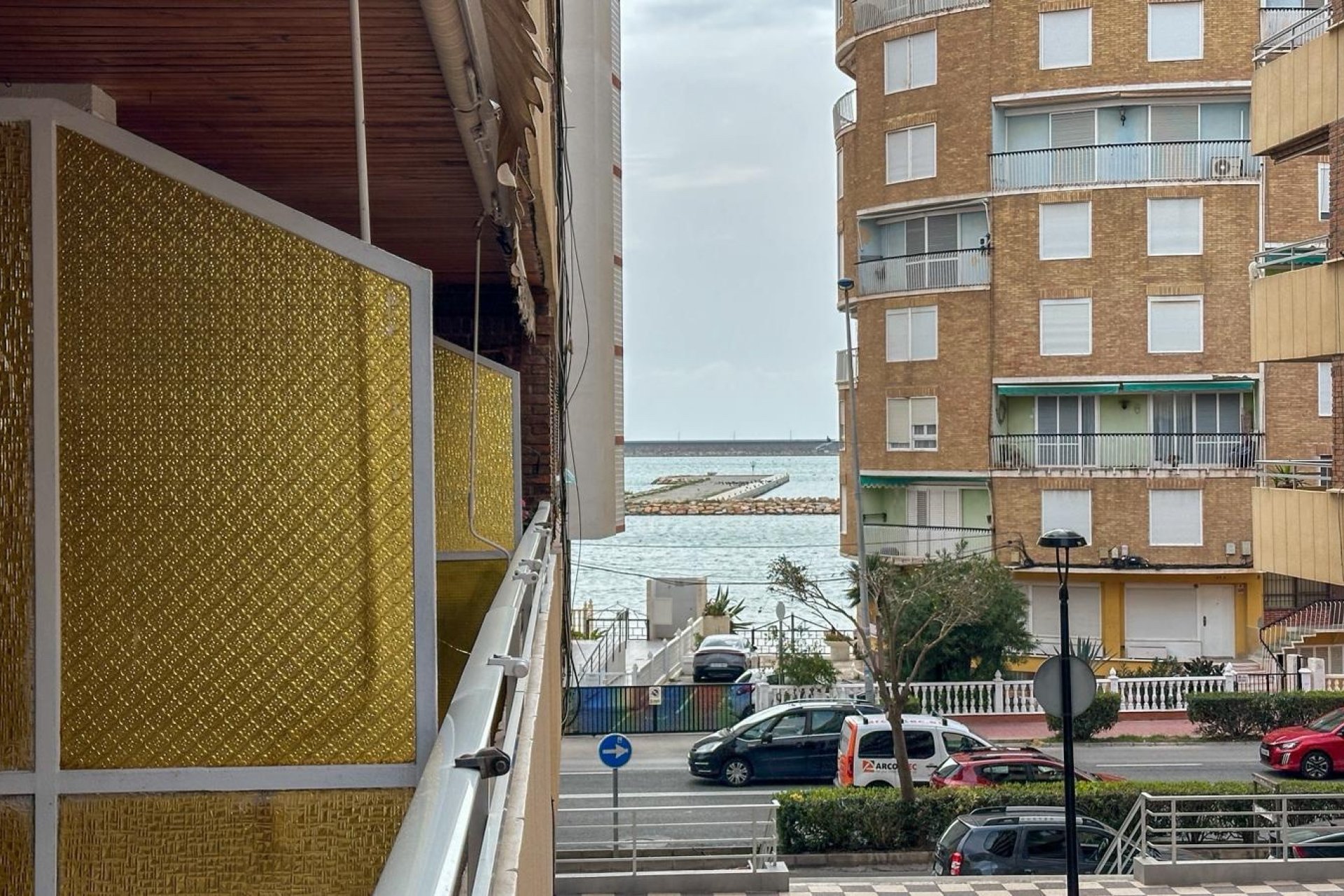 Resale - apartment -
Torrevieja - Playa Los Naufragos