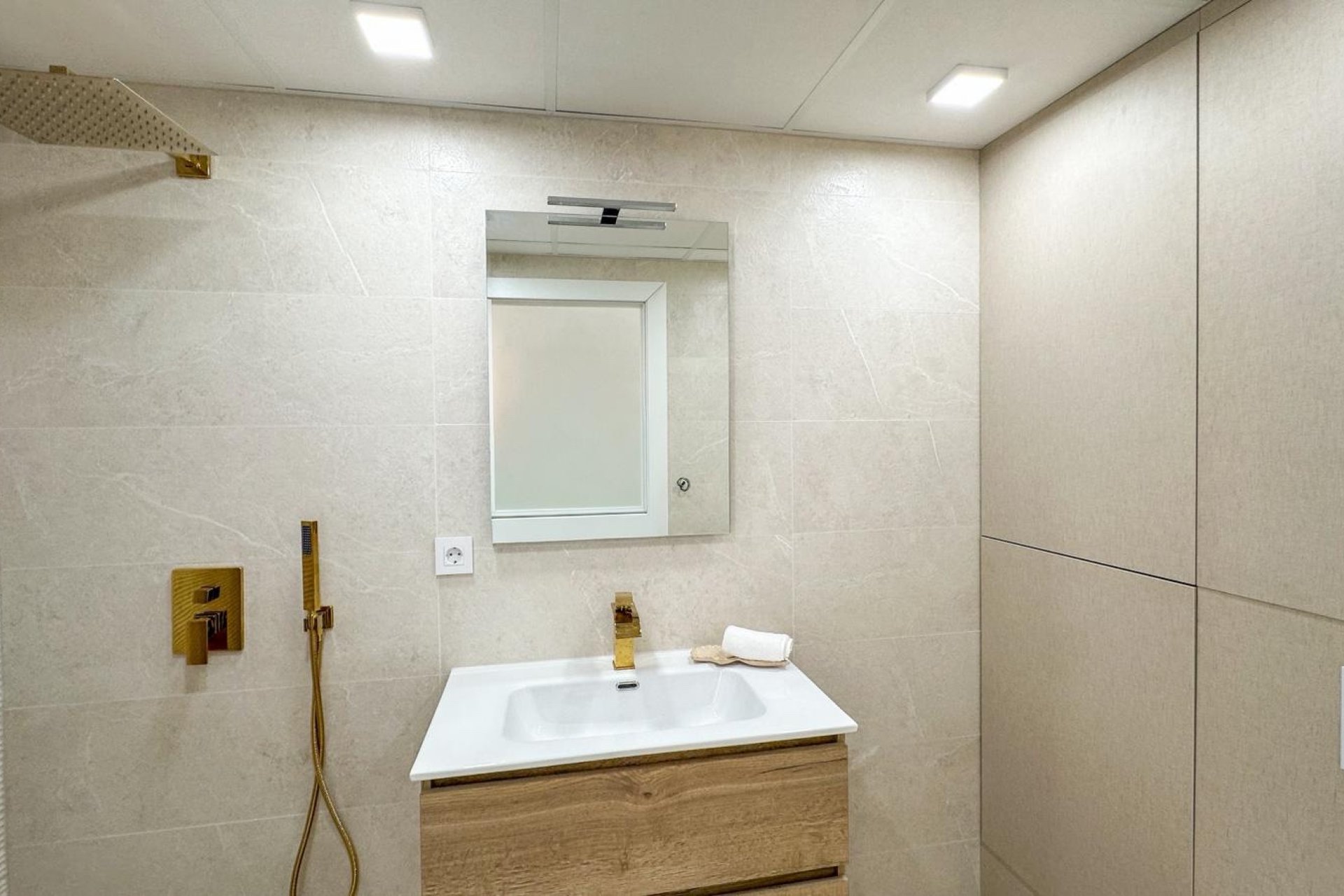 Resale - apartment -
Torrevieja - Playa Los Naufragos