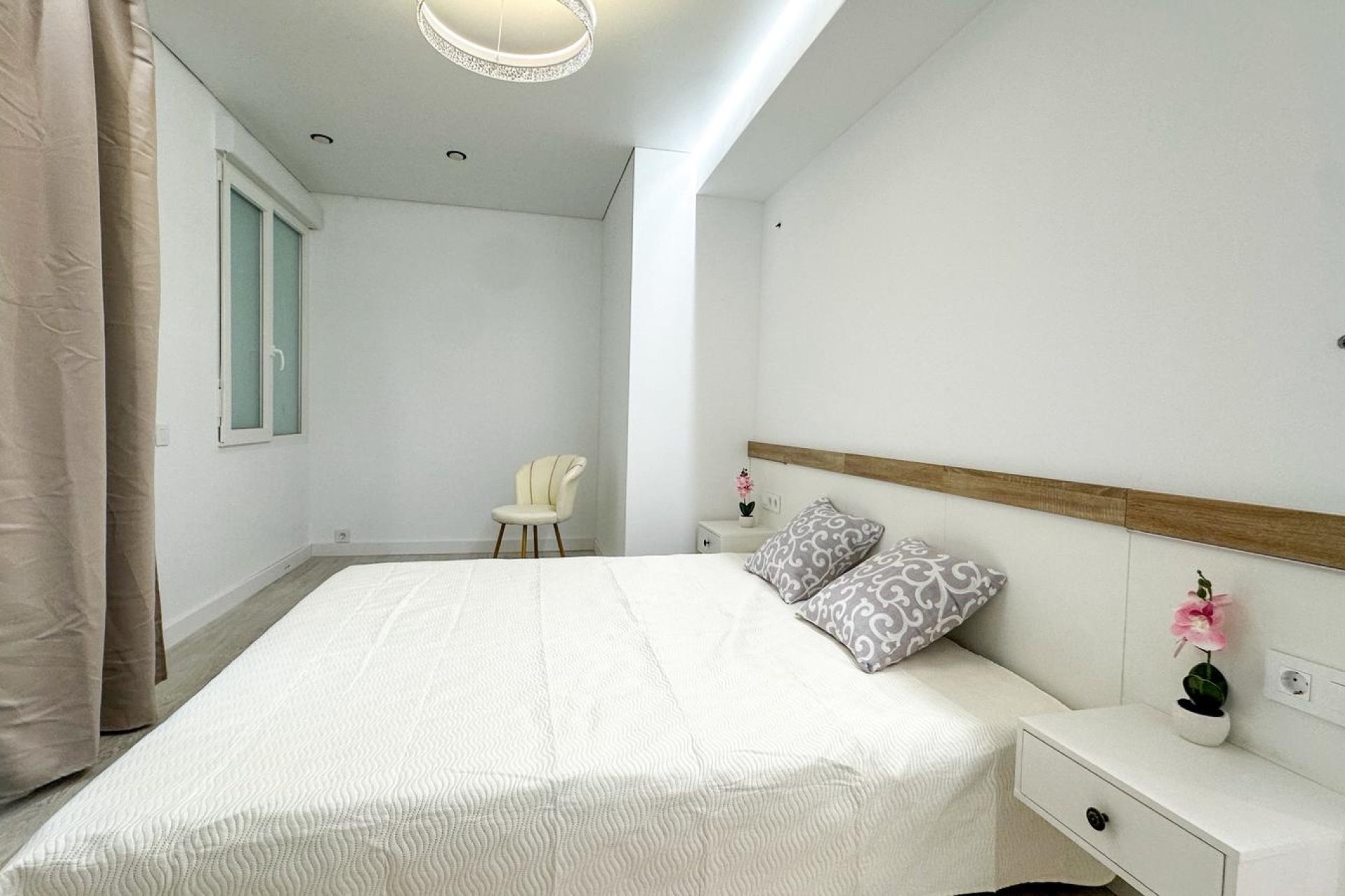 Resale - apartment -
Torrevieja - Playa Los Naufragos