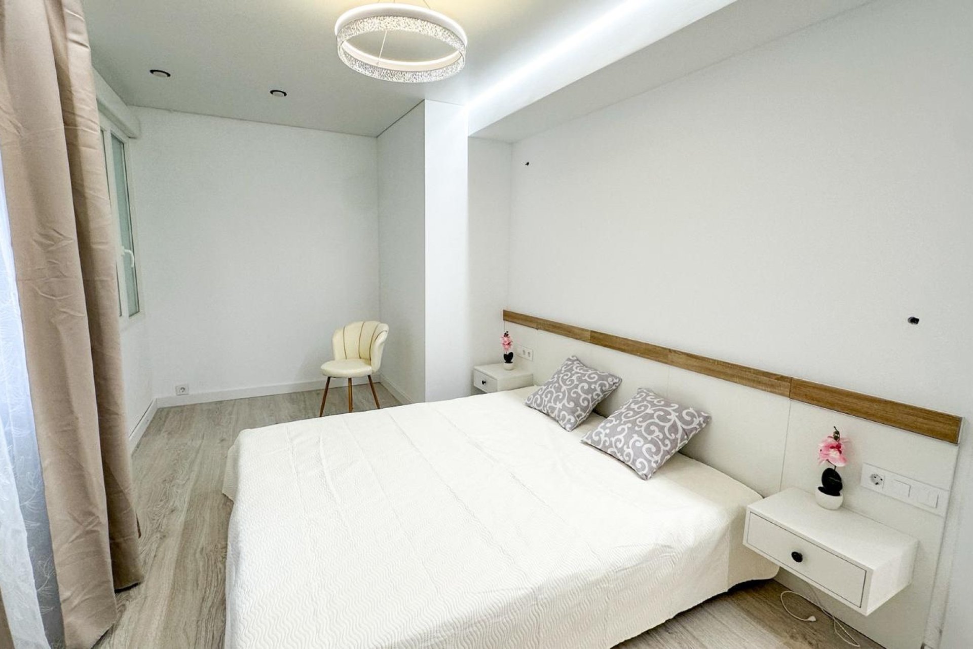 Resale - apartment -
Torrevieja - Playa Los Naufragos