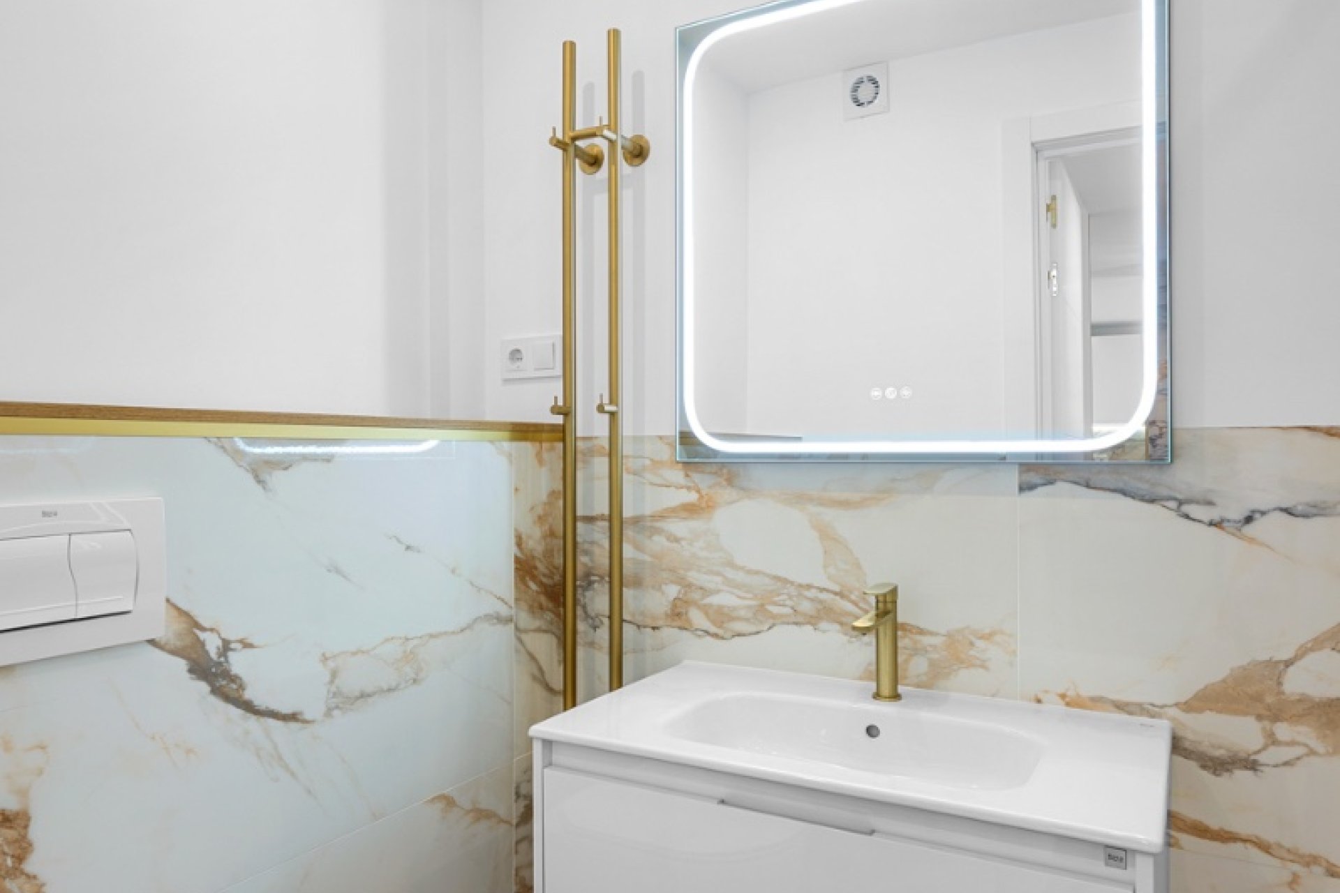 Resale - apartment -
Torrevieja - Punta Prima