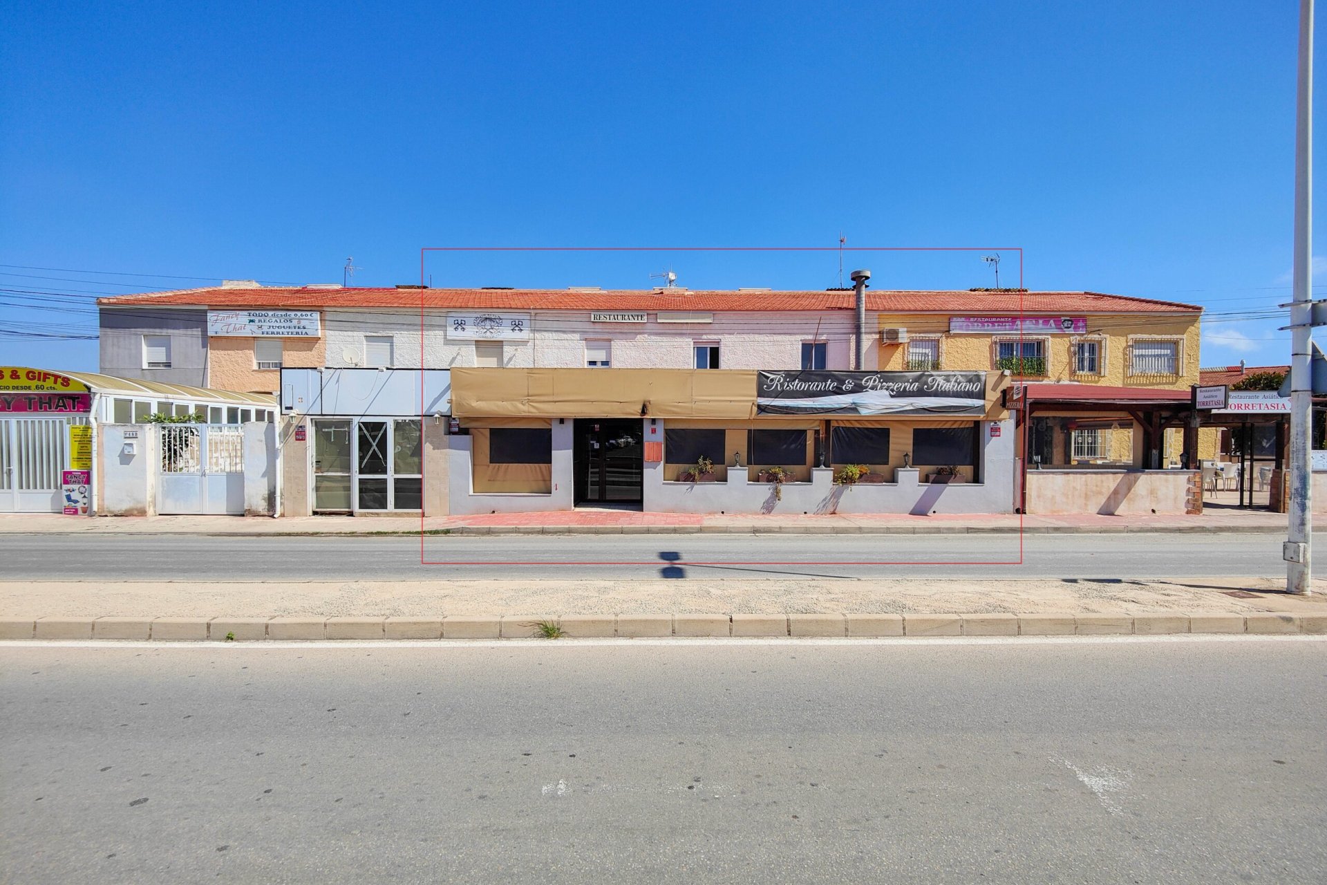 Resale - Commercial -
Torrevieja - La Siesta