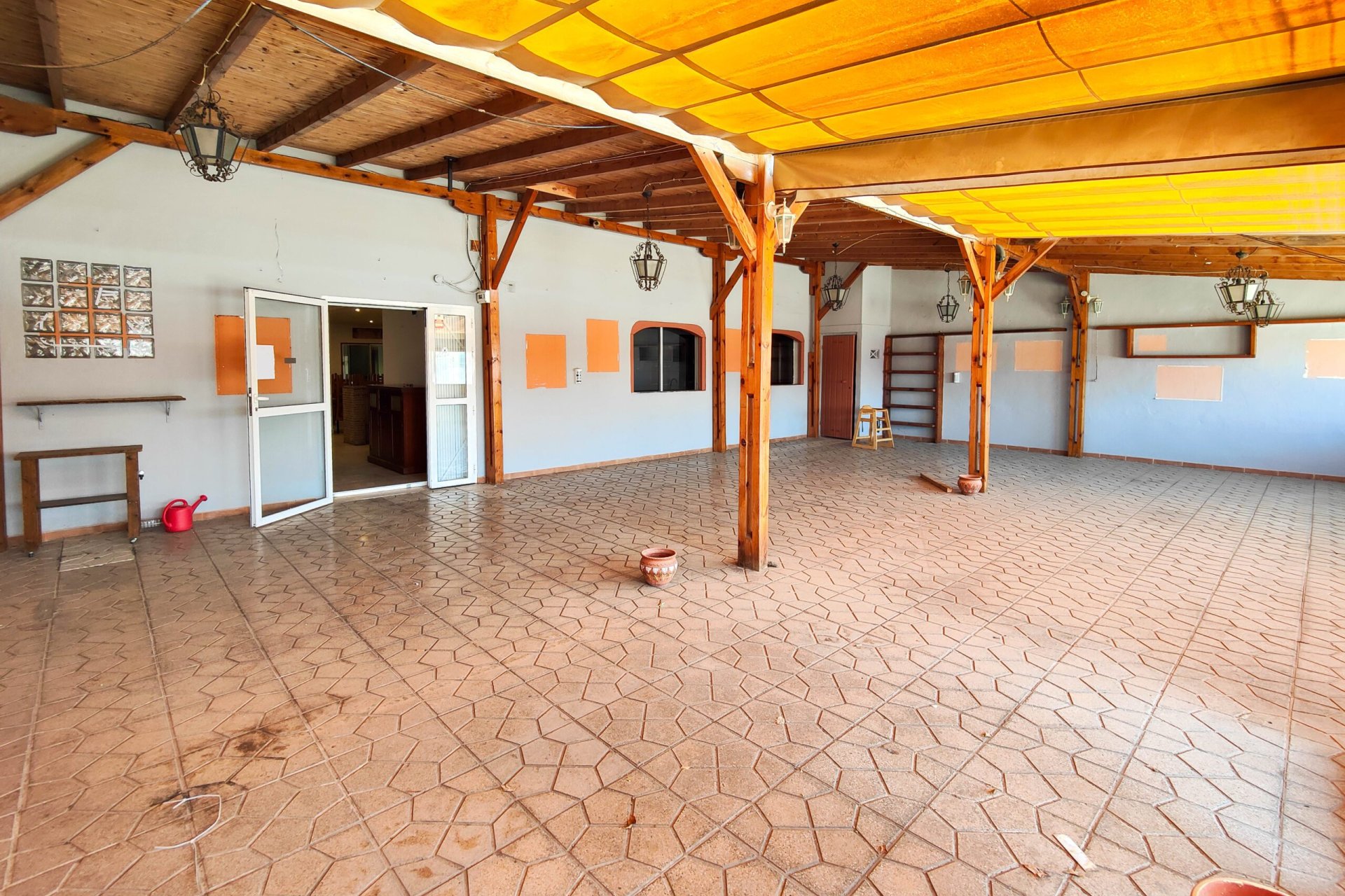 Resale - Commercial -
Torrevieja - La Siesta